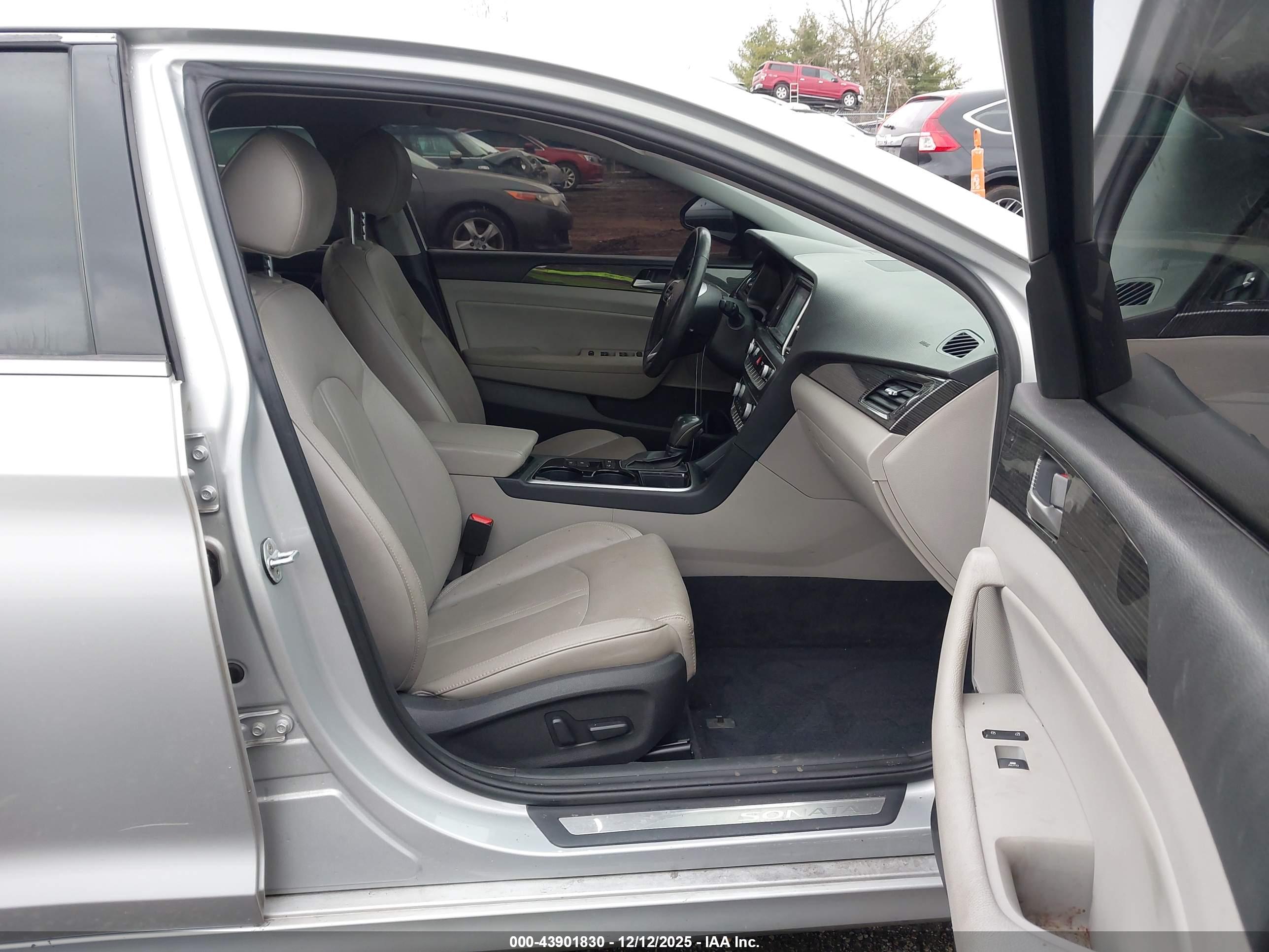 HYUNDAI SONATA image 5
