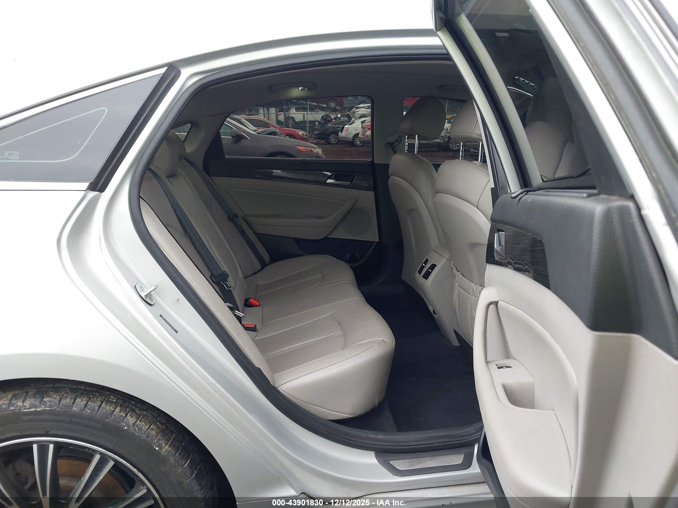 HYUNDAI SONATA image 8