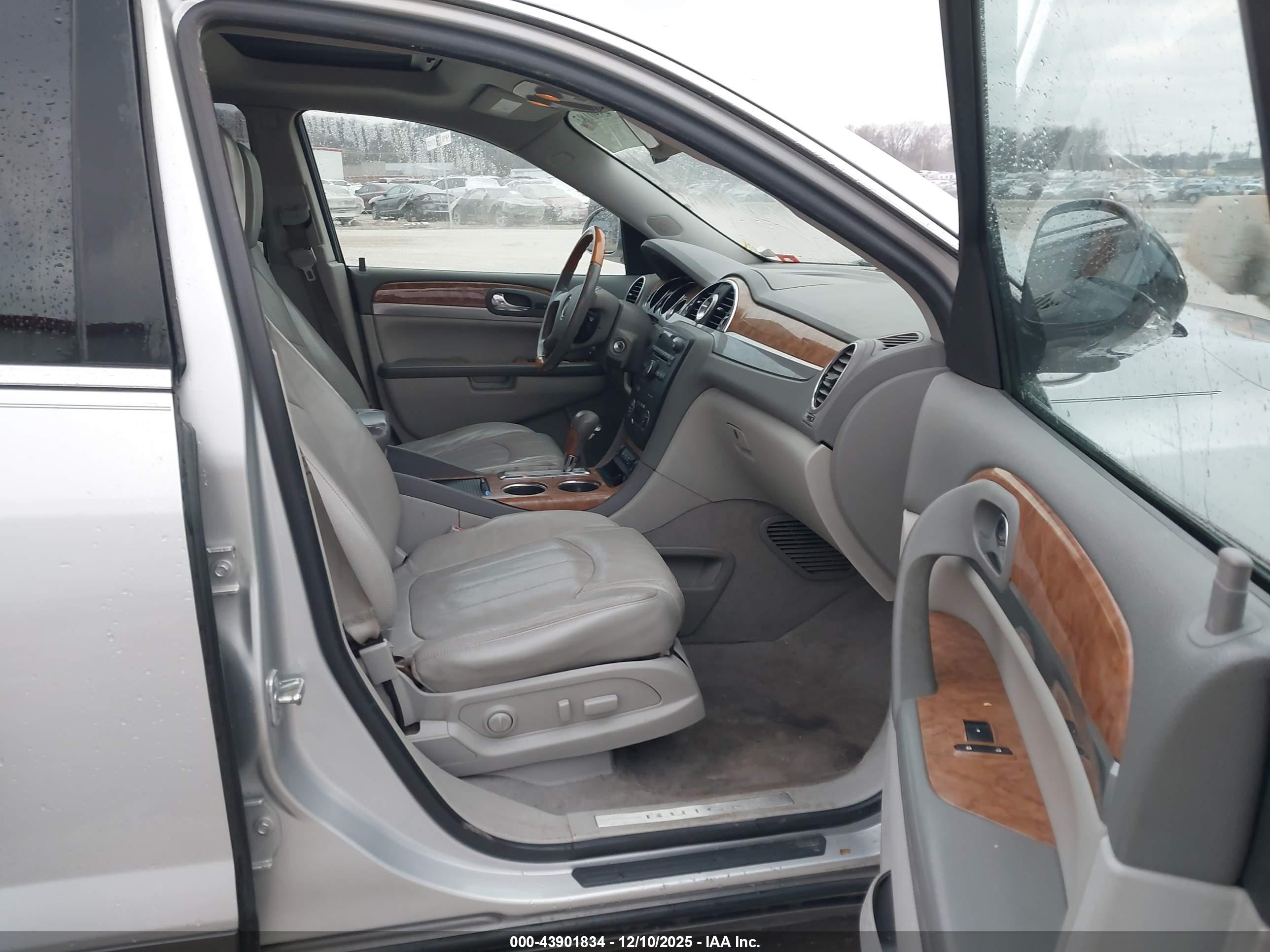 BUICK ENCLAVE image 5