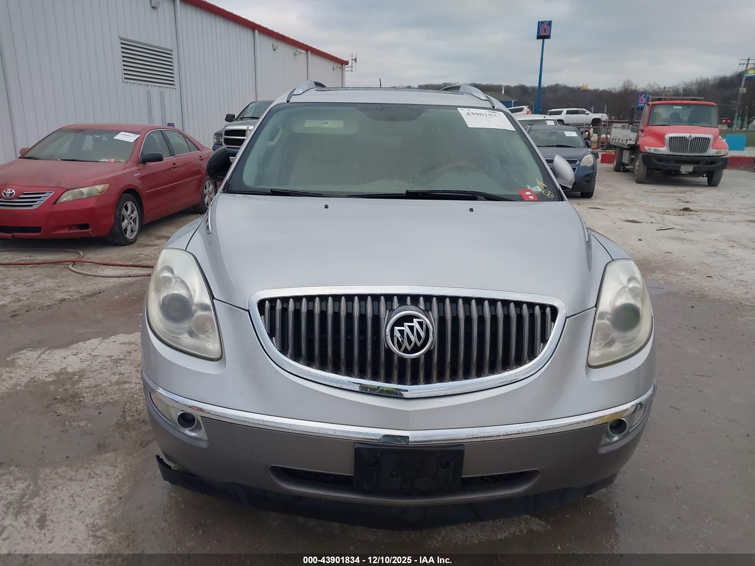 BUICK ENCLAVE image 6