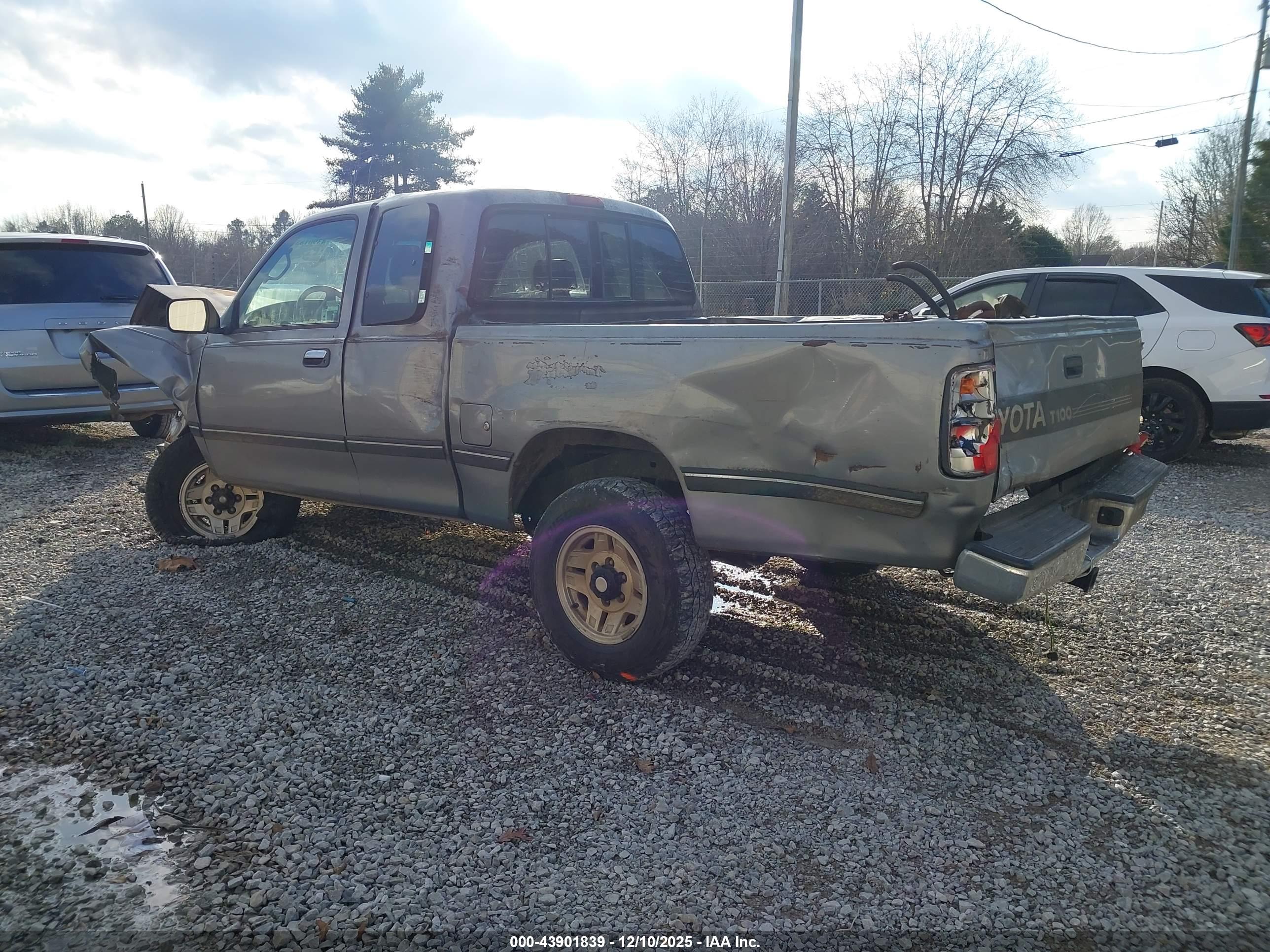 TOYOTA T100 image 3
