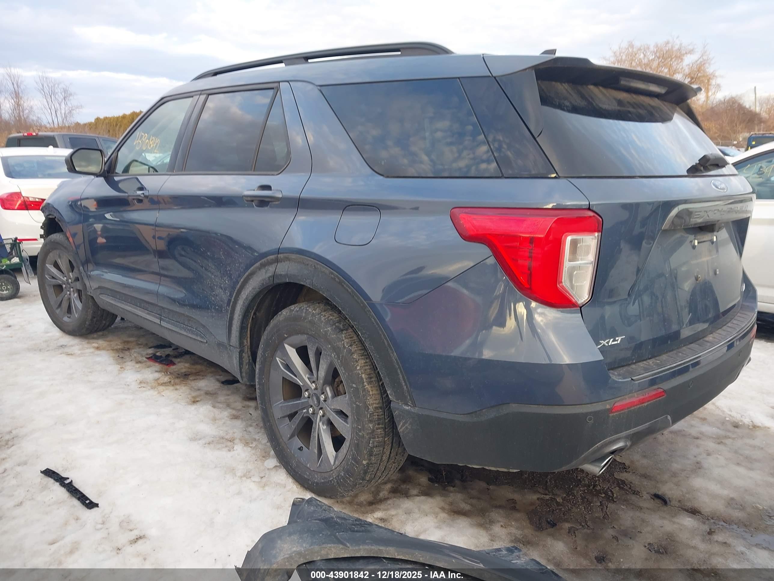 FORD EXPLORER image 3