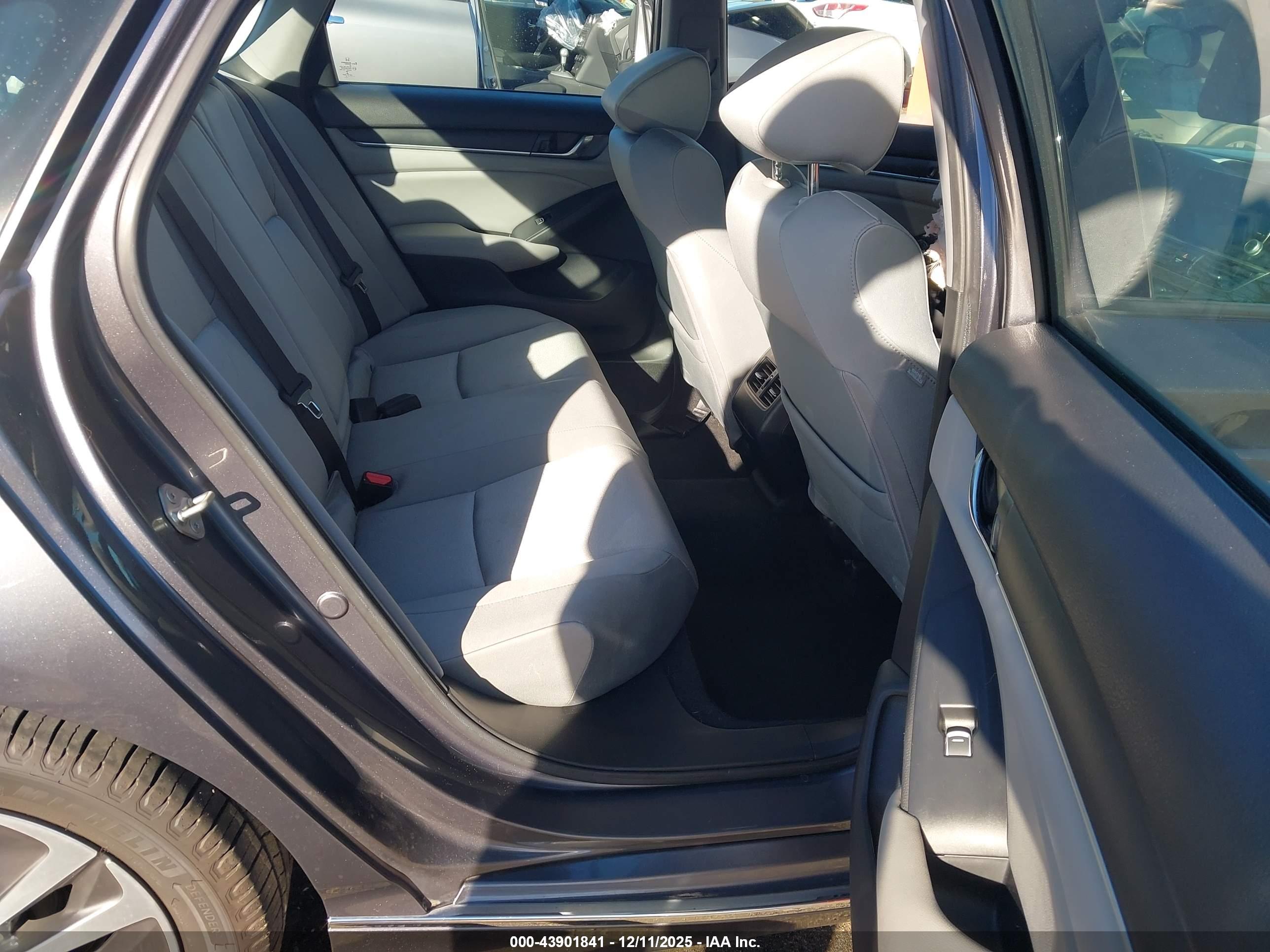HONDA ACCORD image 8