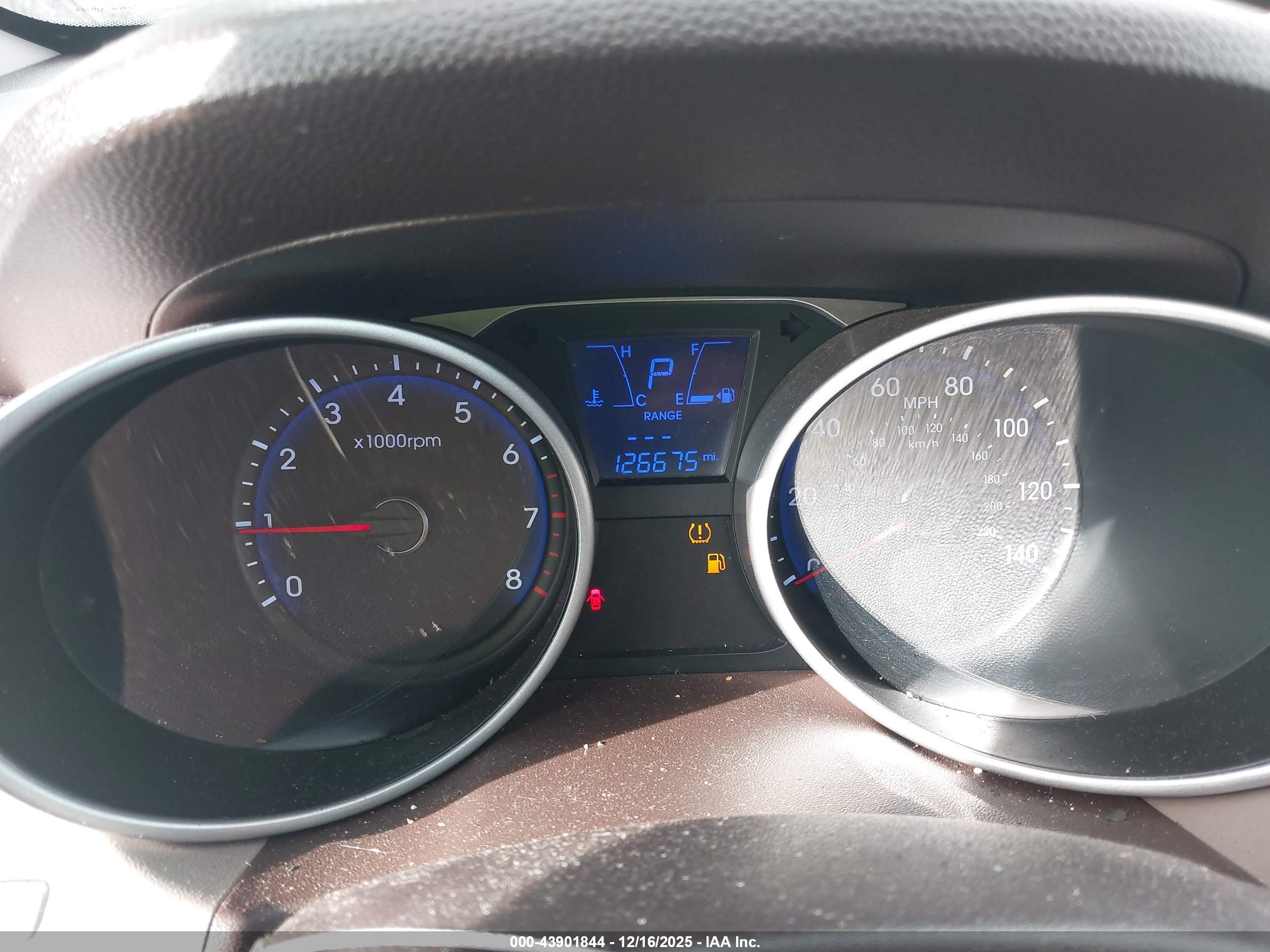 HYUNDAI TUCSON image 7