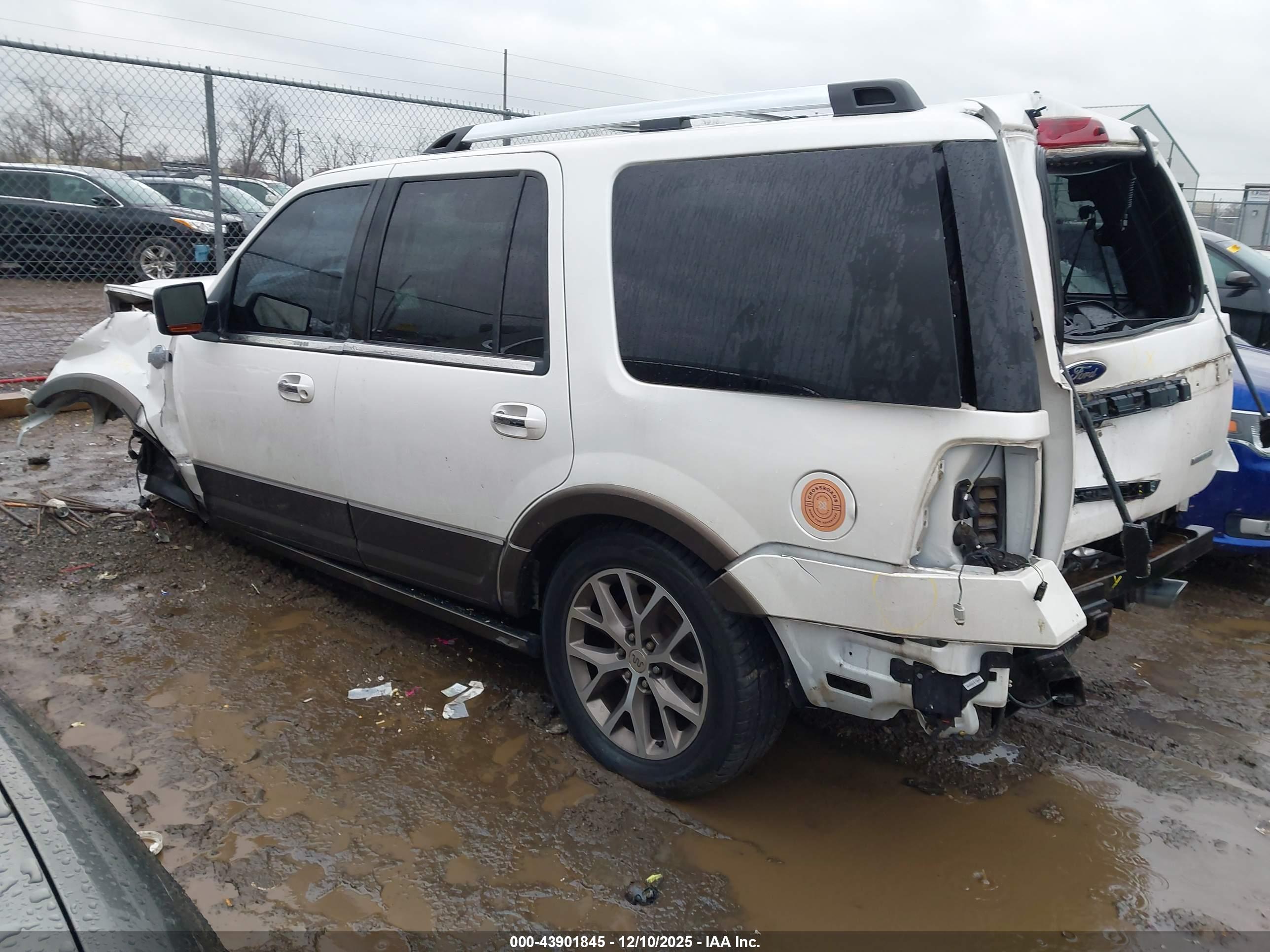FORD EXPEDITION image 3