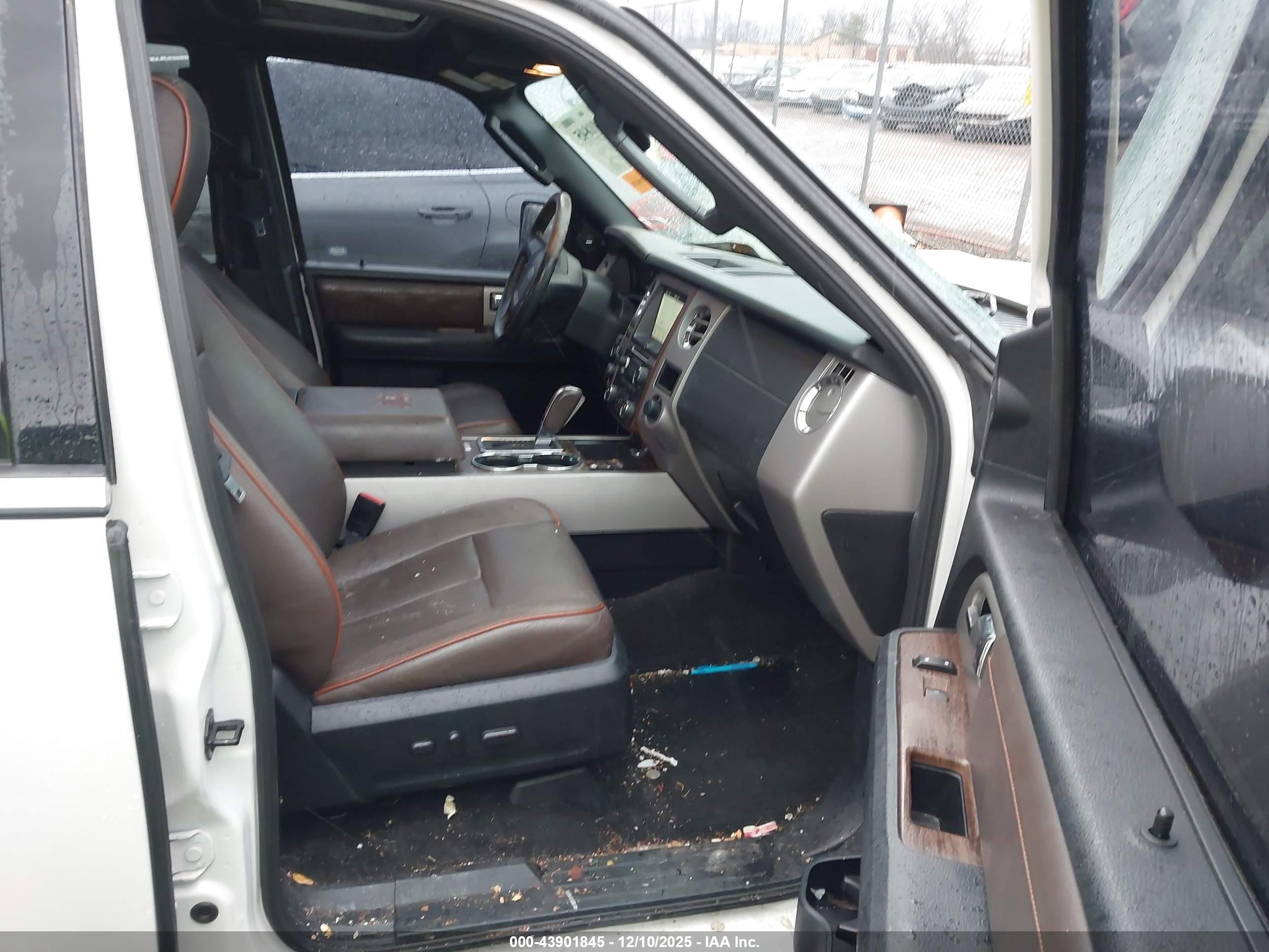 FORD EXPEDITION image 5