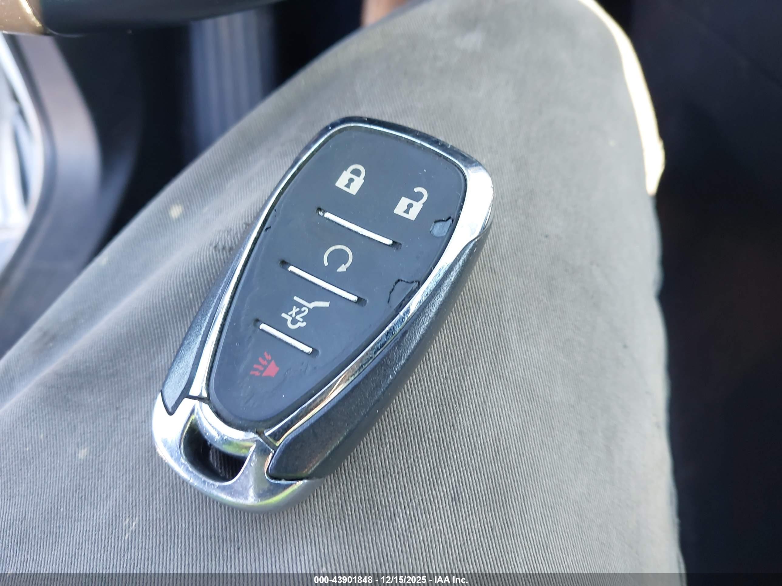 CHEVROLET EQUINOX image 11