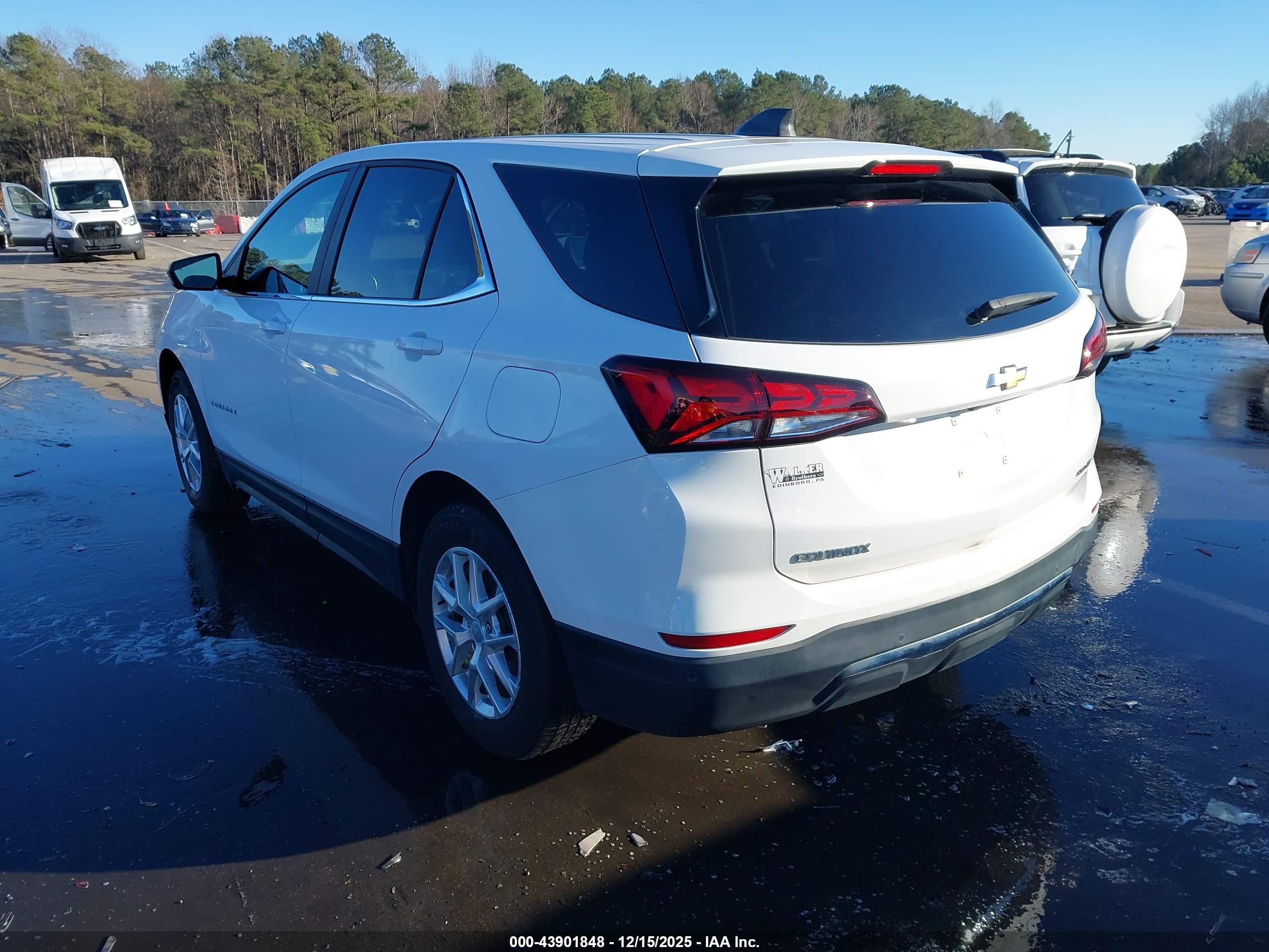 CHEVROLET EQUINOX image 3