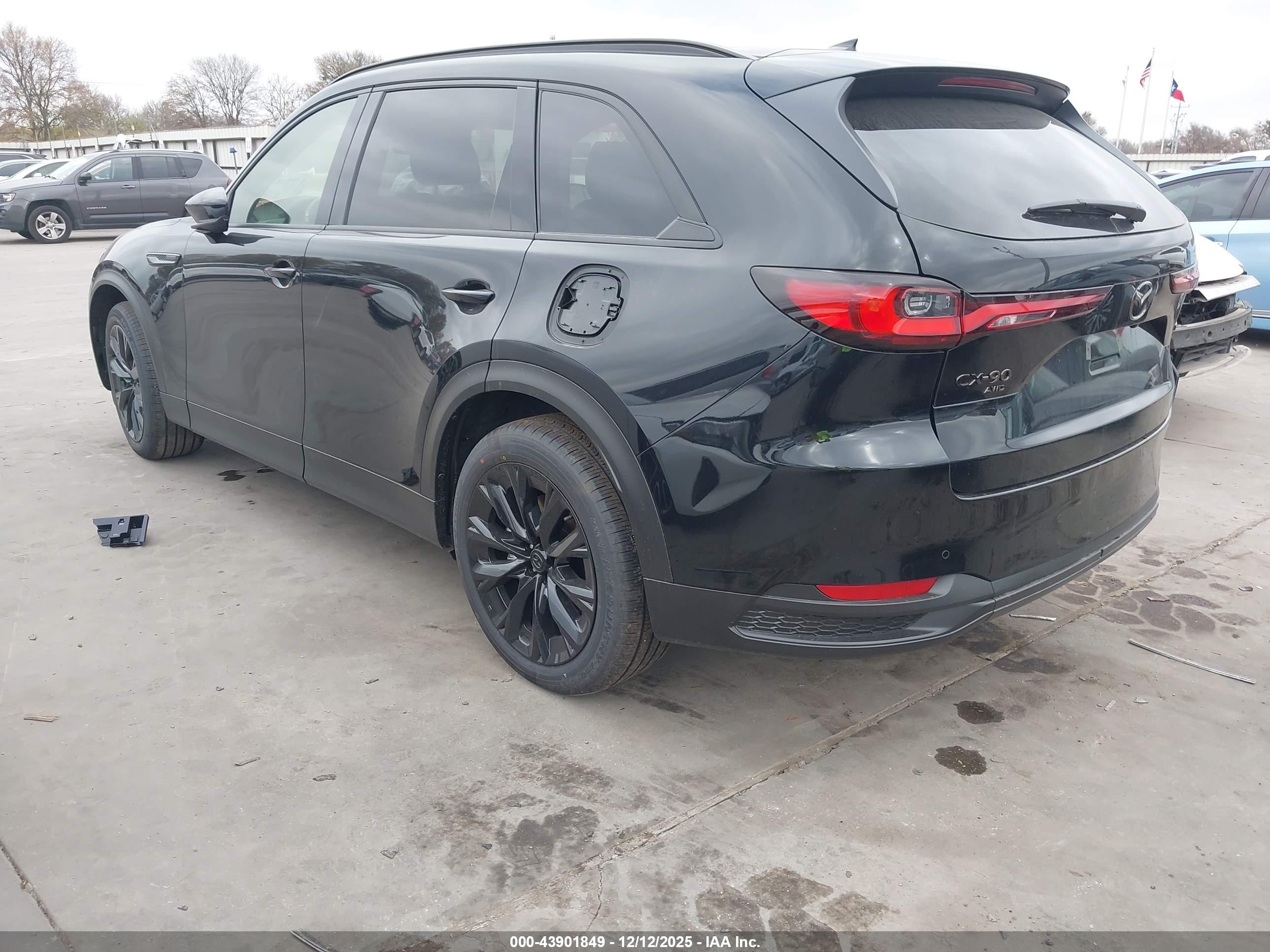 MAZDA CX-90 image 3