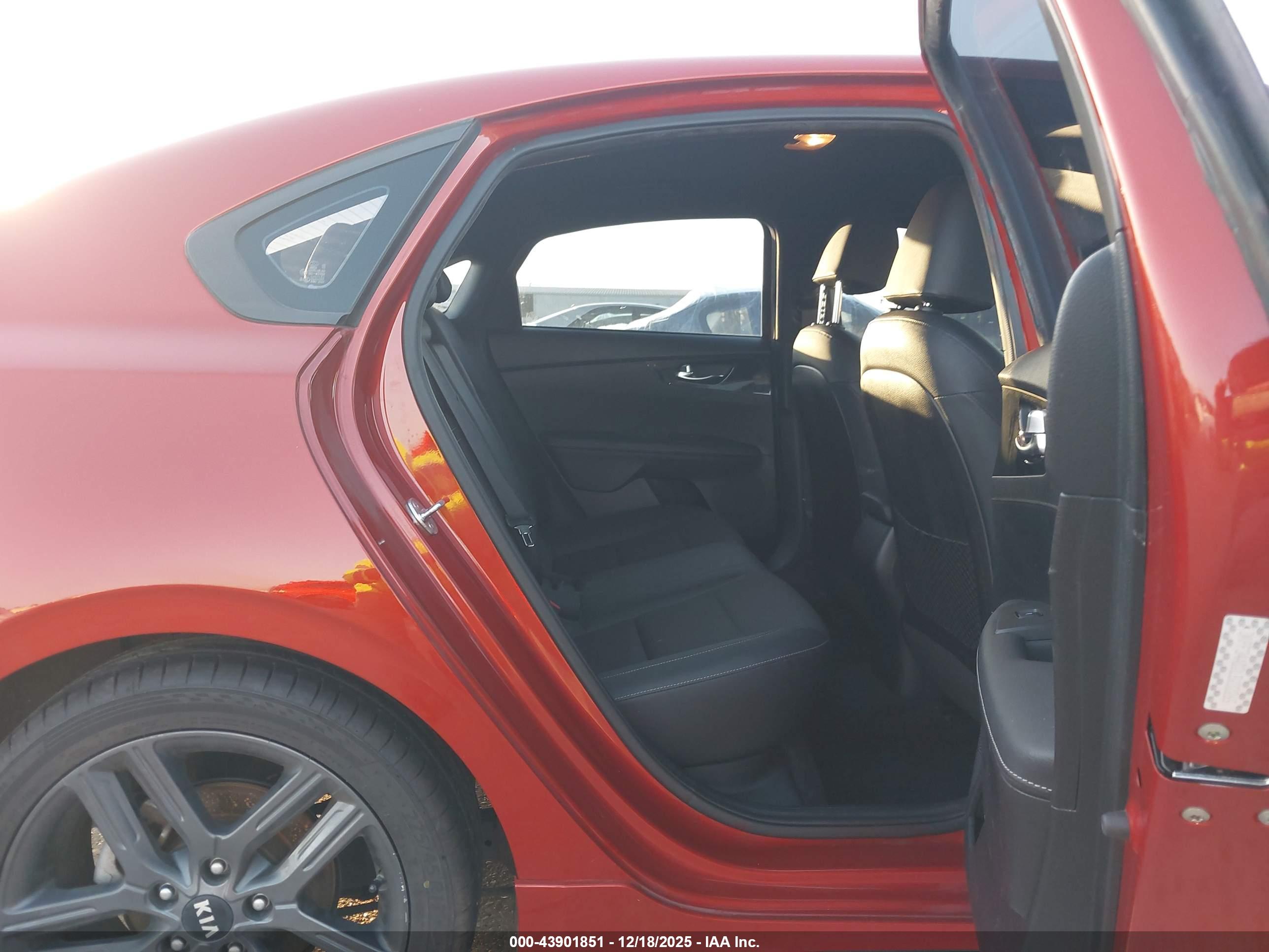 KIA FORTE image 8