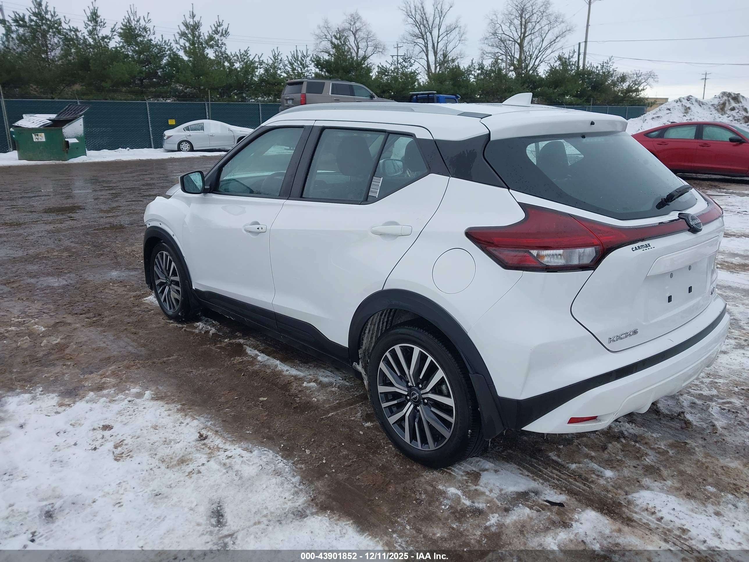 NISSAN KICKS image 3