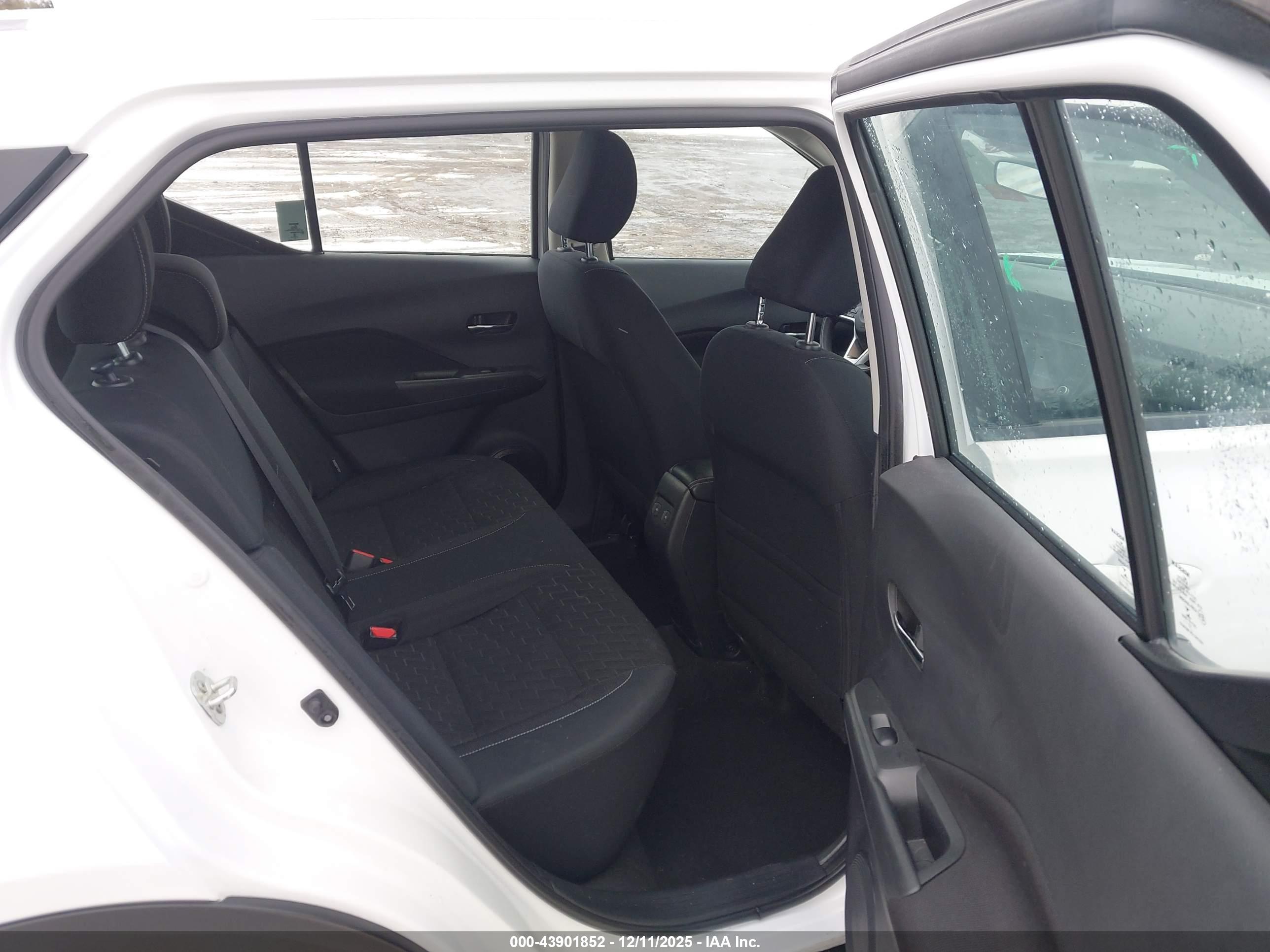 NISSAN KICKS image 8