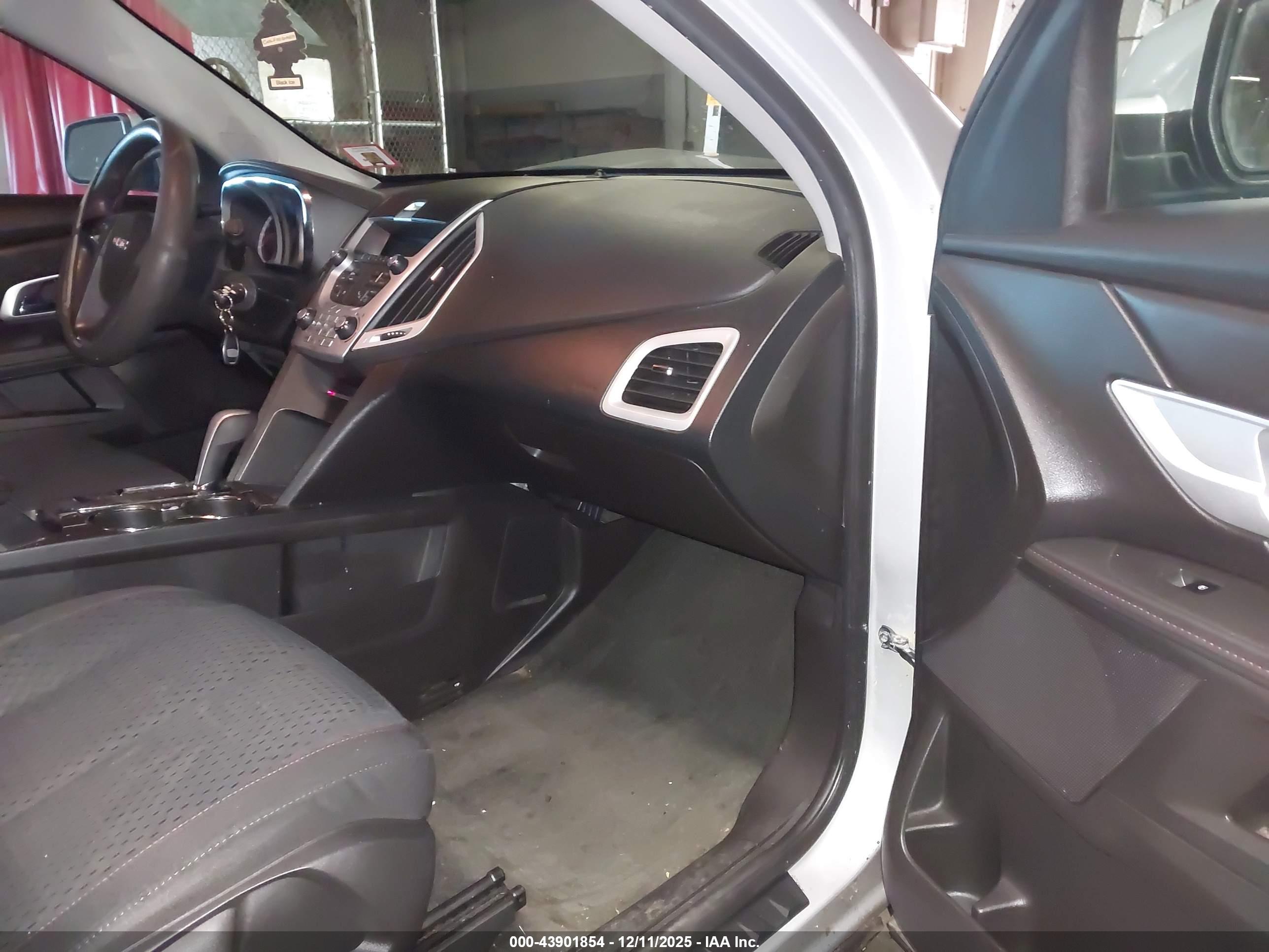 GMC TERRAIN image 5