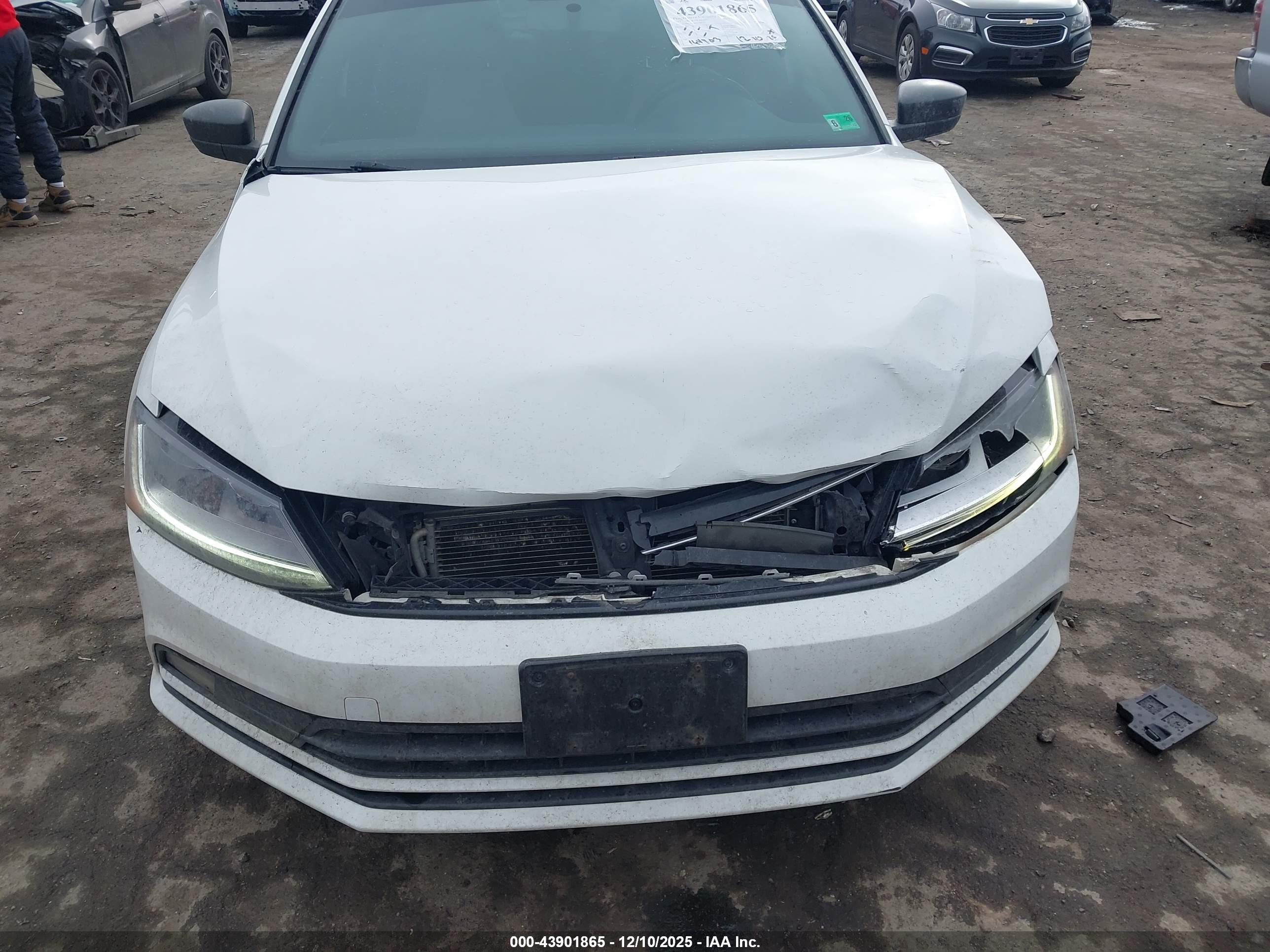 VOLKSWAGEN JETTA image 6