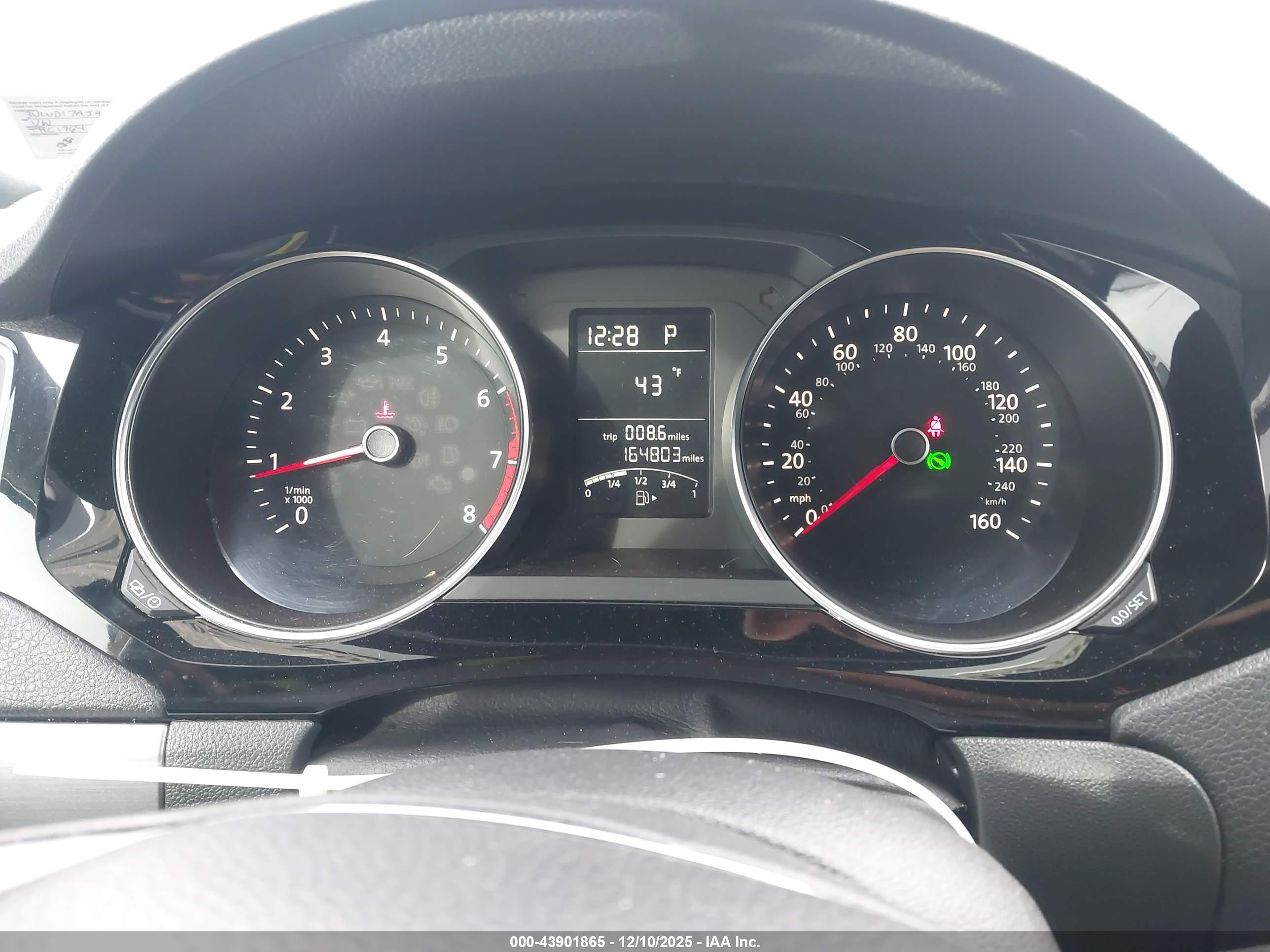 VOLKSWAGEN JETTA image 7