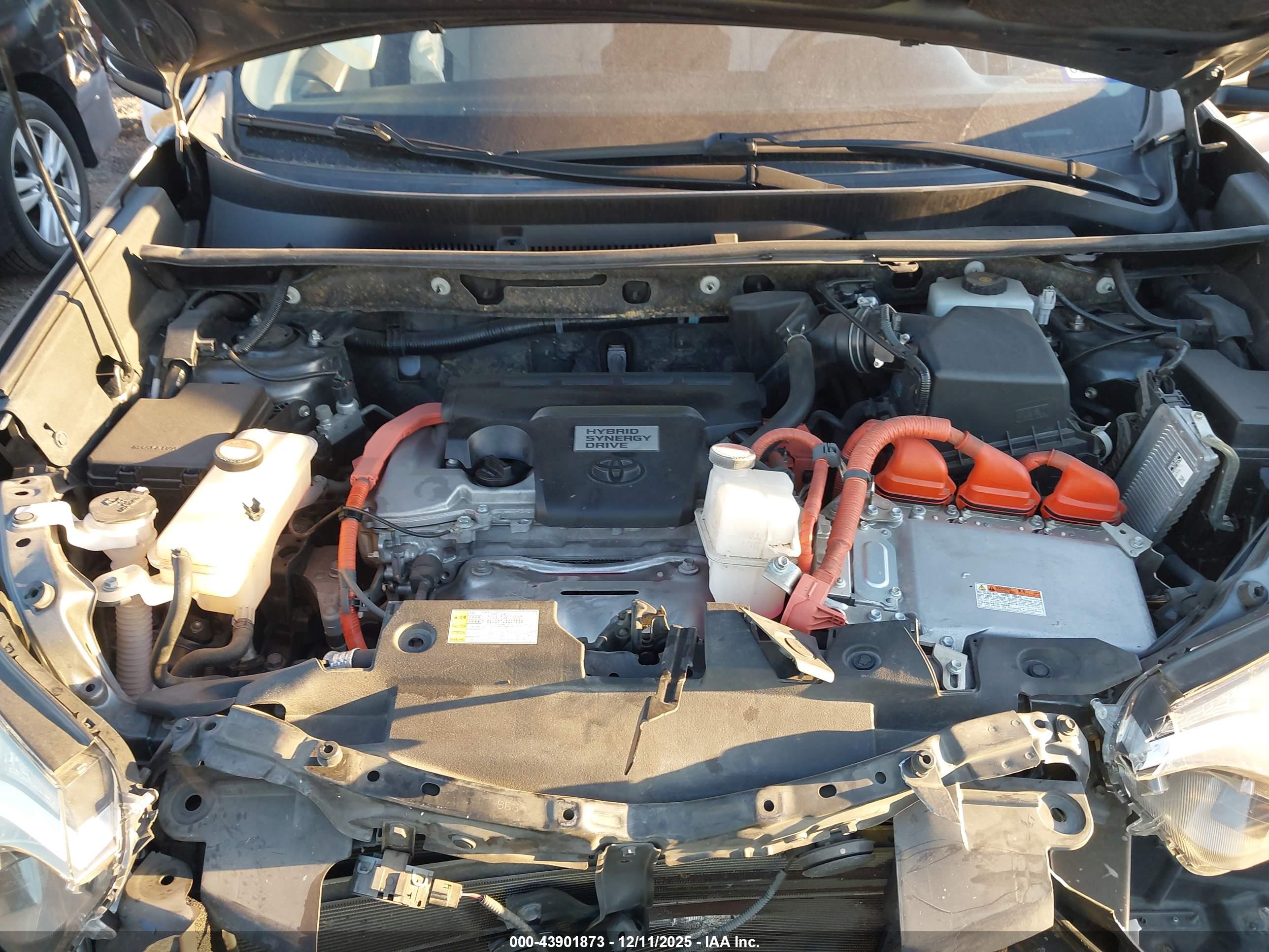 TOYOTA RAV4 image 10