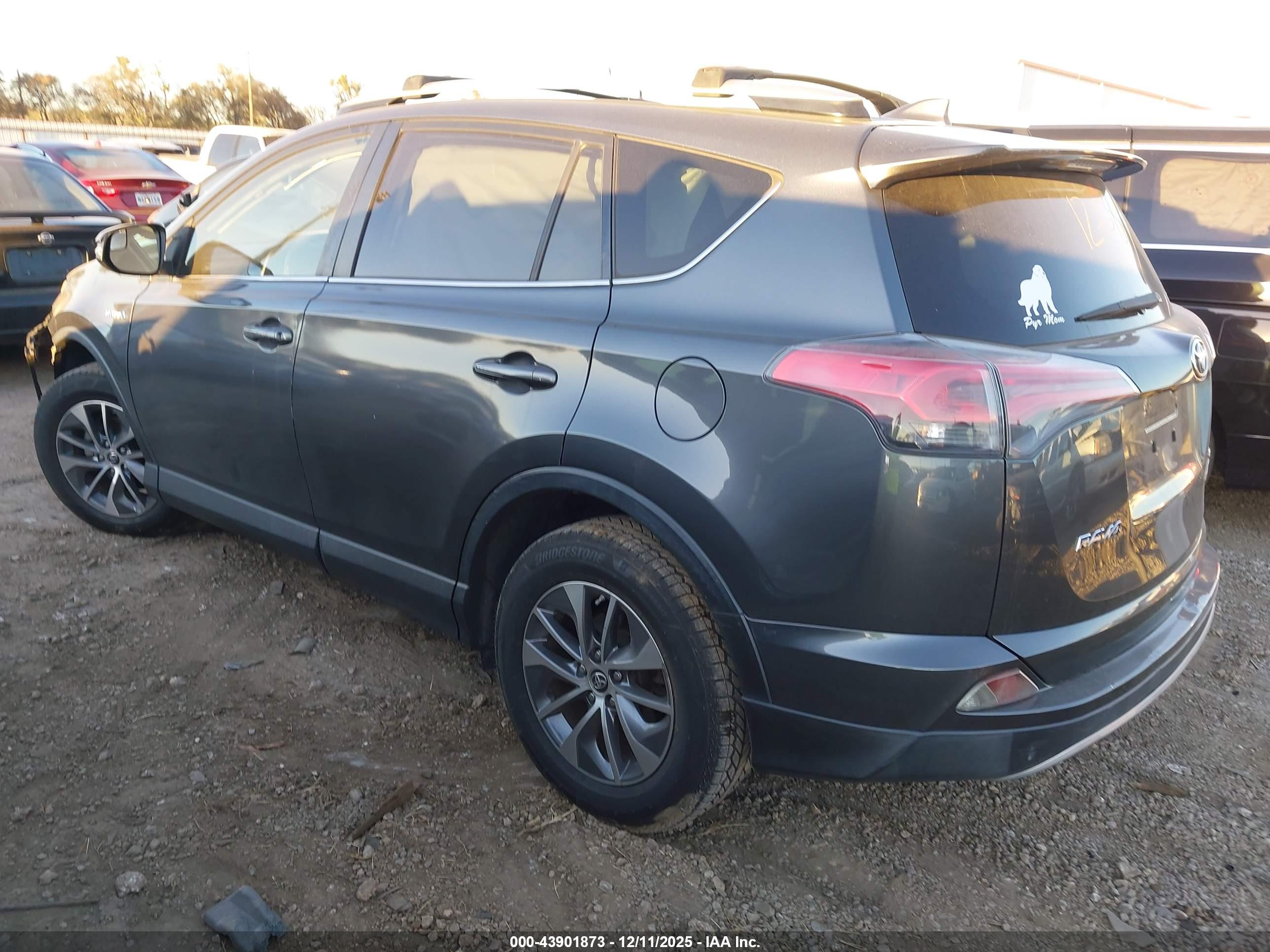 TOYOTA RAV4 image 3