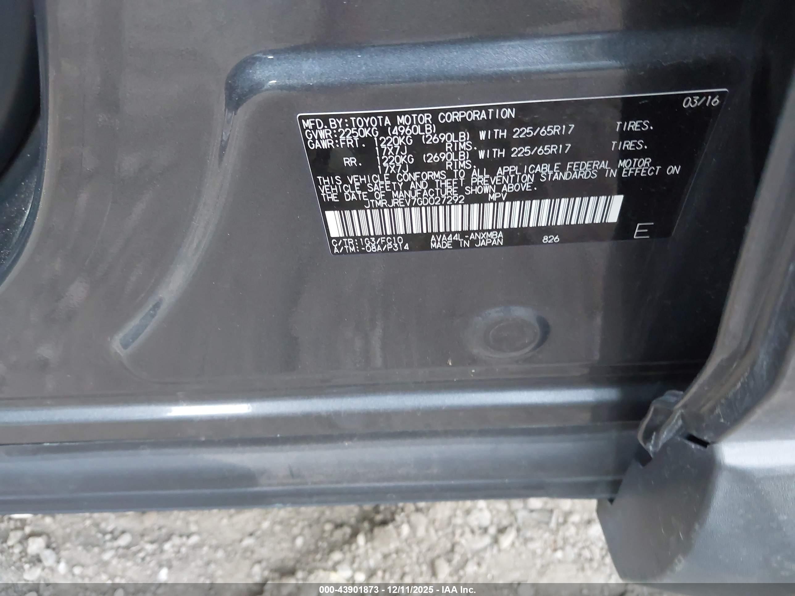 TOYOTA RAV4 image 9