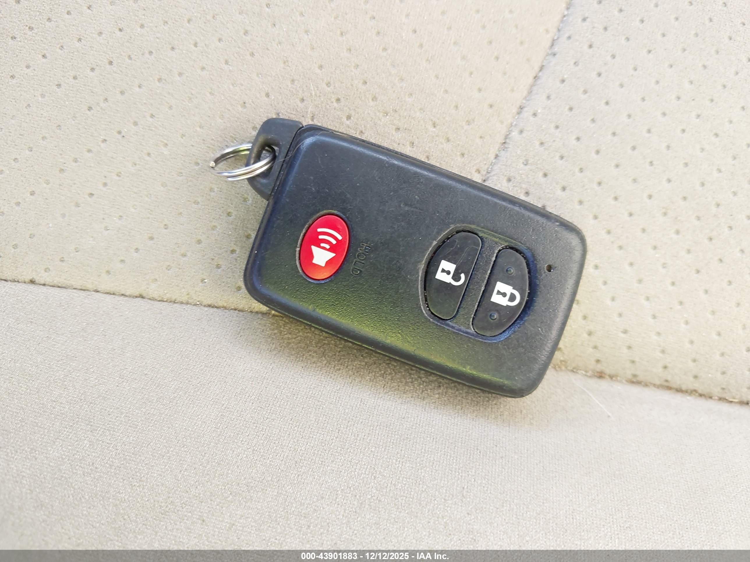 TOYOTA PRIUS image 11