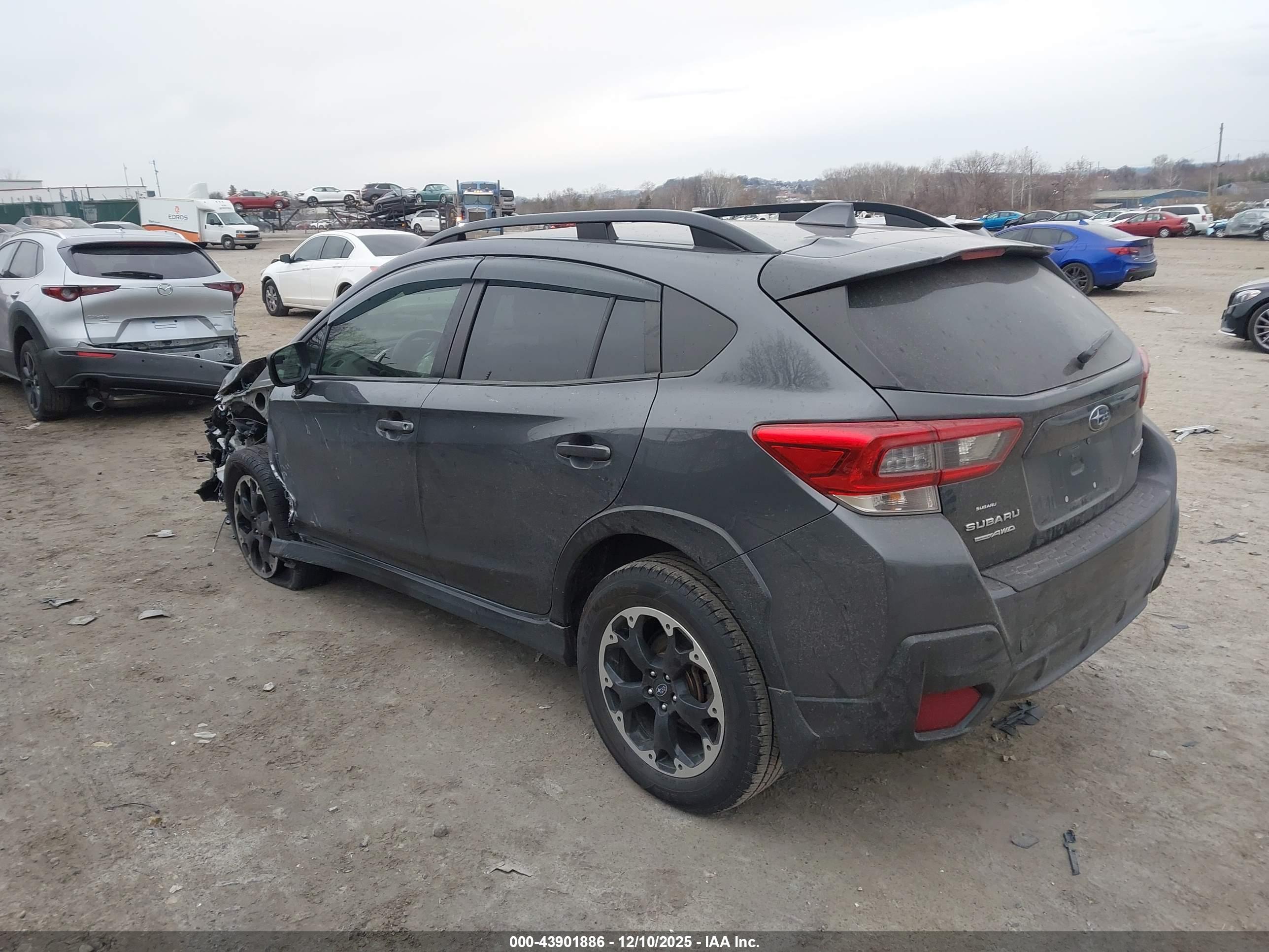SUBARU CROSSTREK image 3