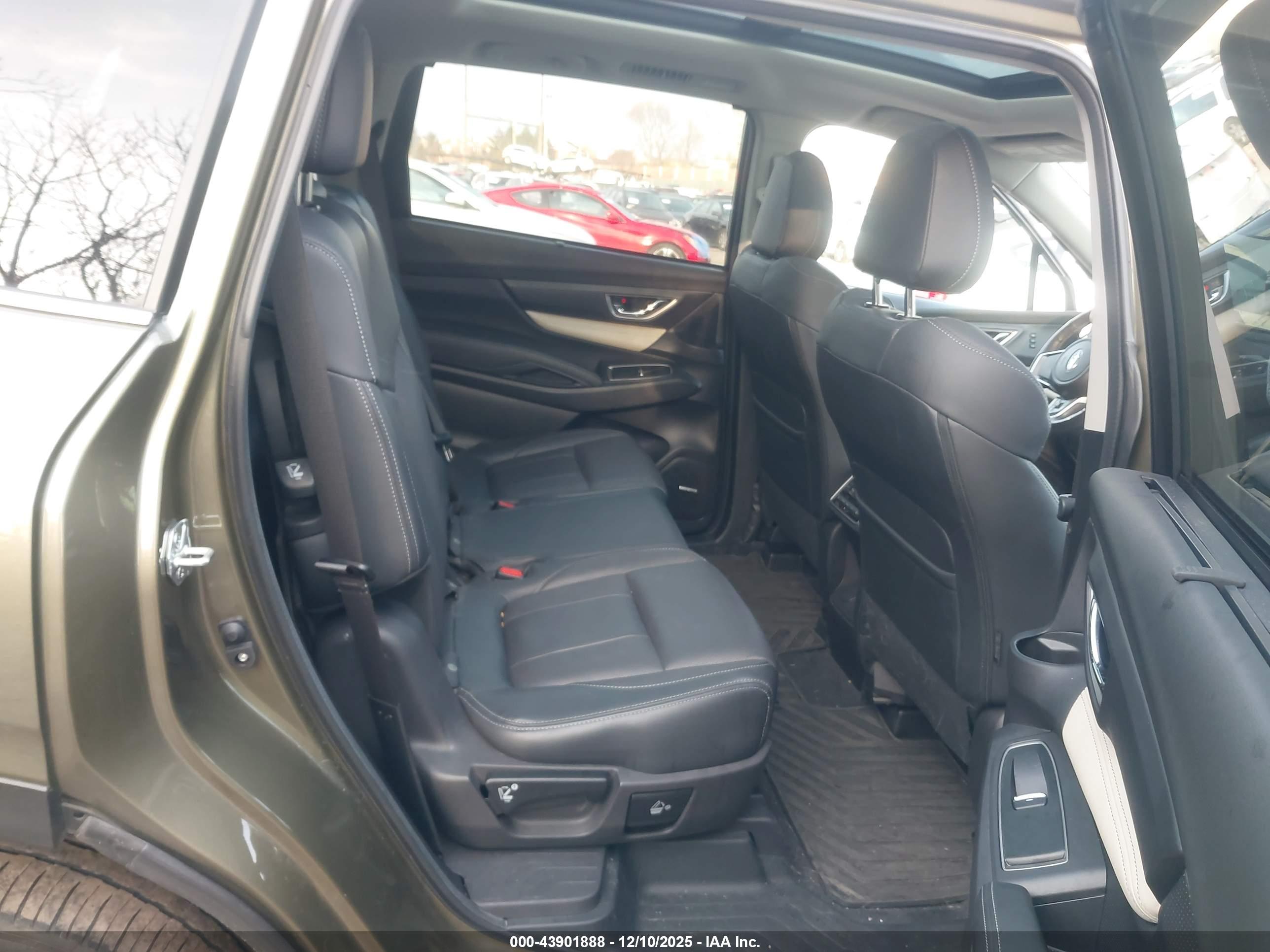 SUBARU ASCENT image 8