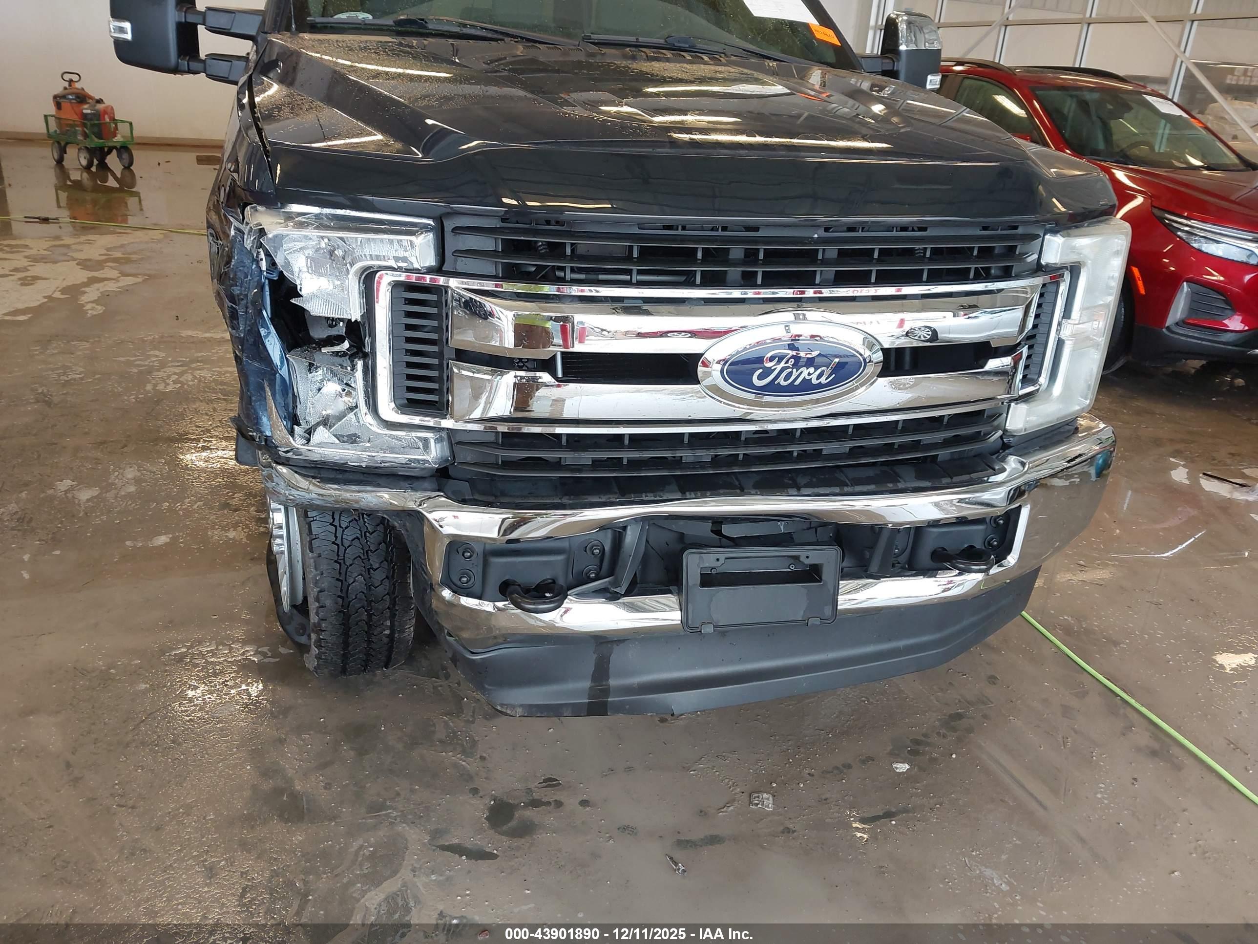 FORD F-250 image 6