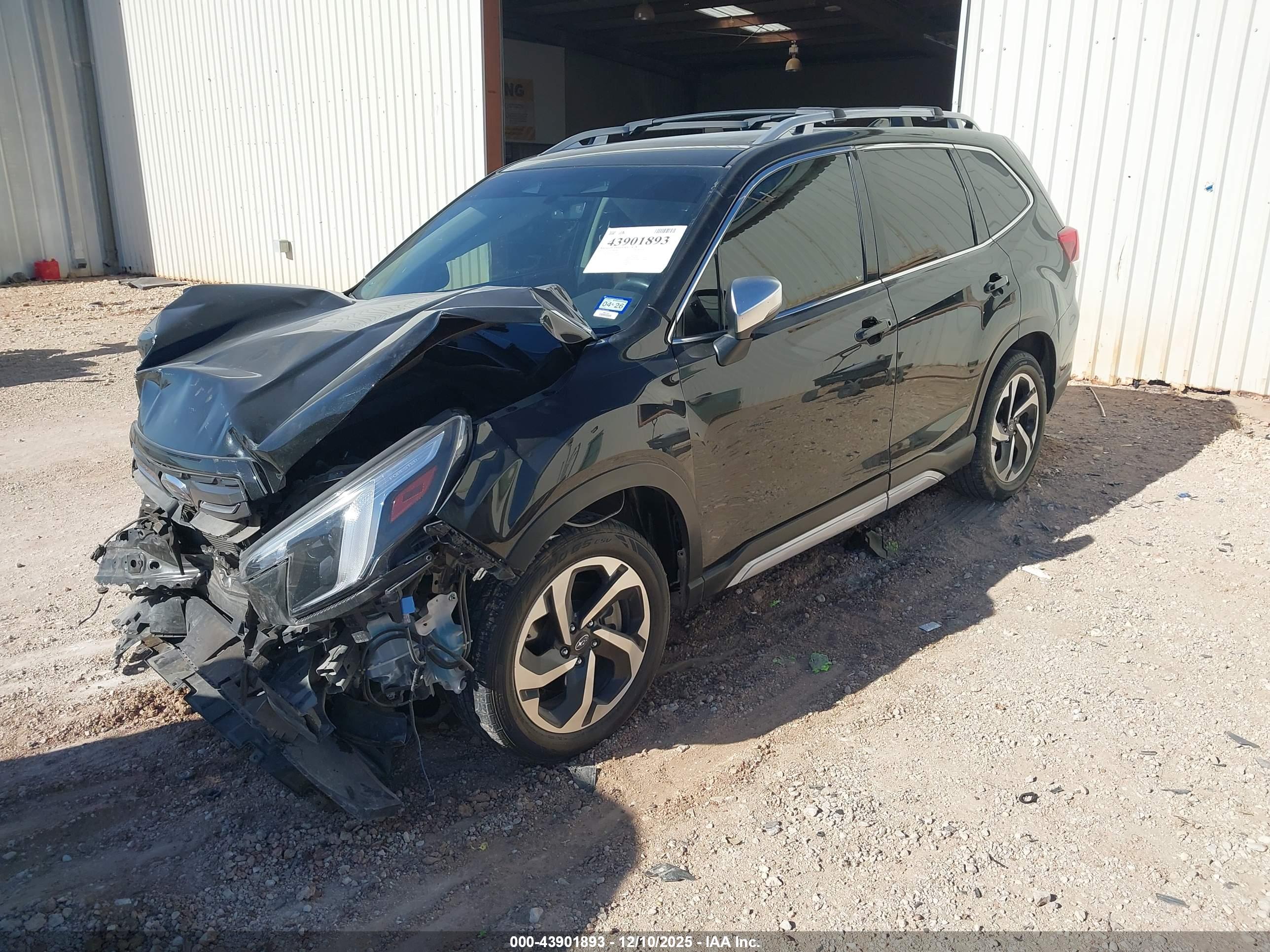 SUBARU FORESTER image 2