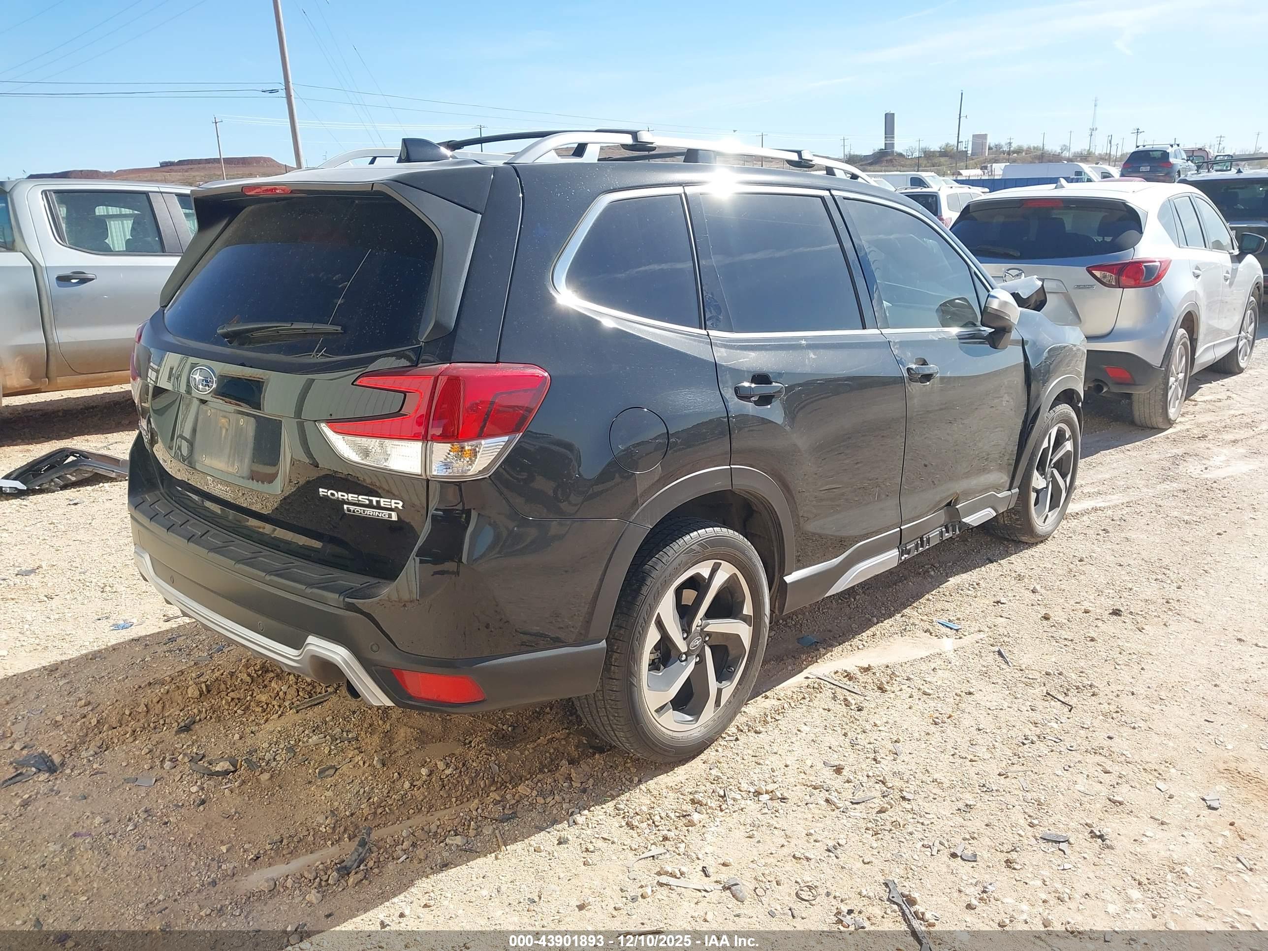 SUBARU FORESTER image 4