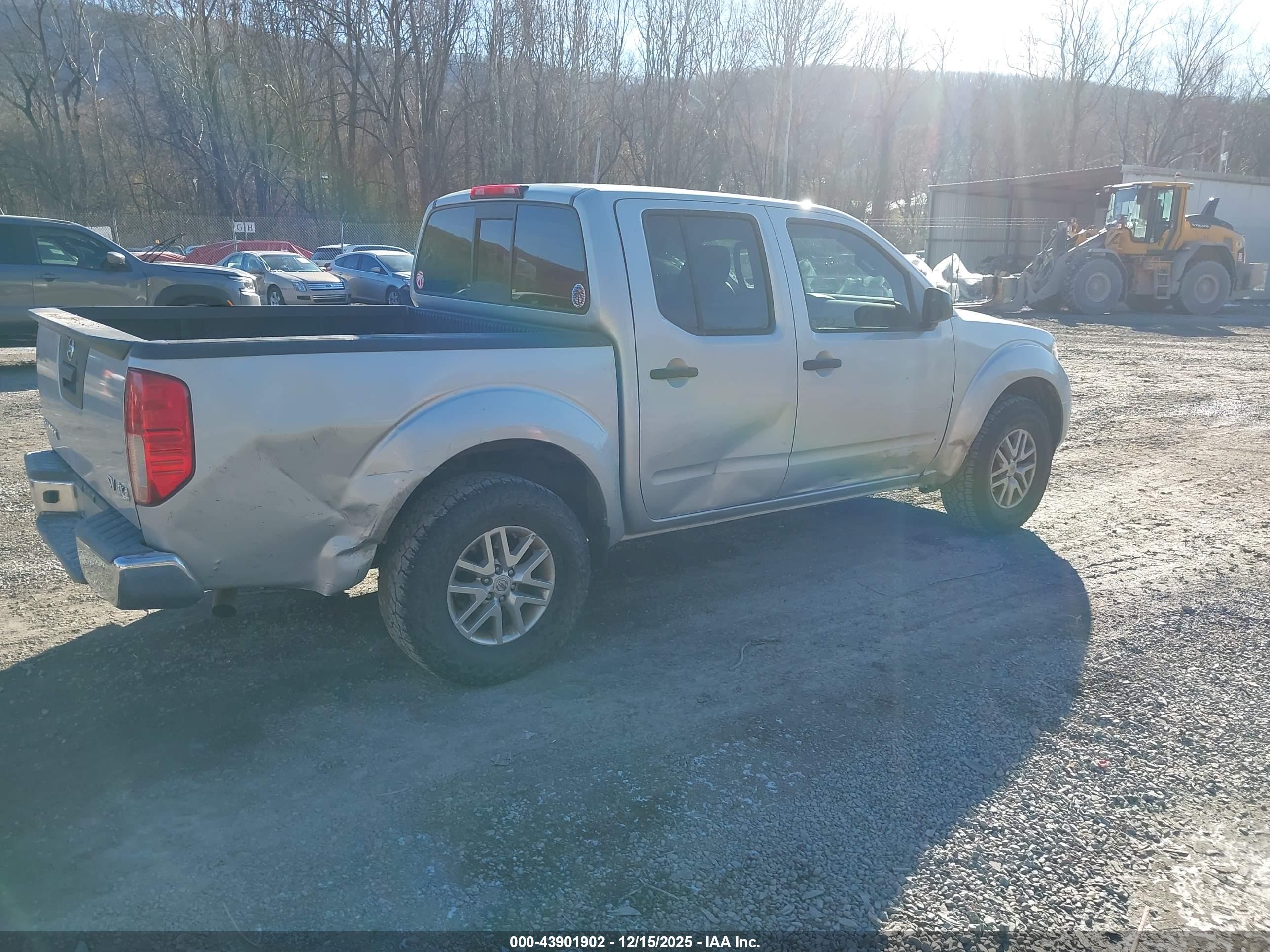 NISSAN FRONTIER image 4