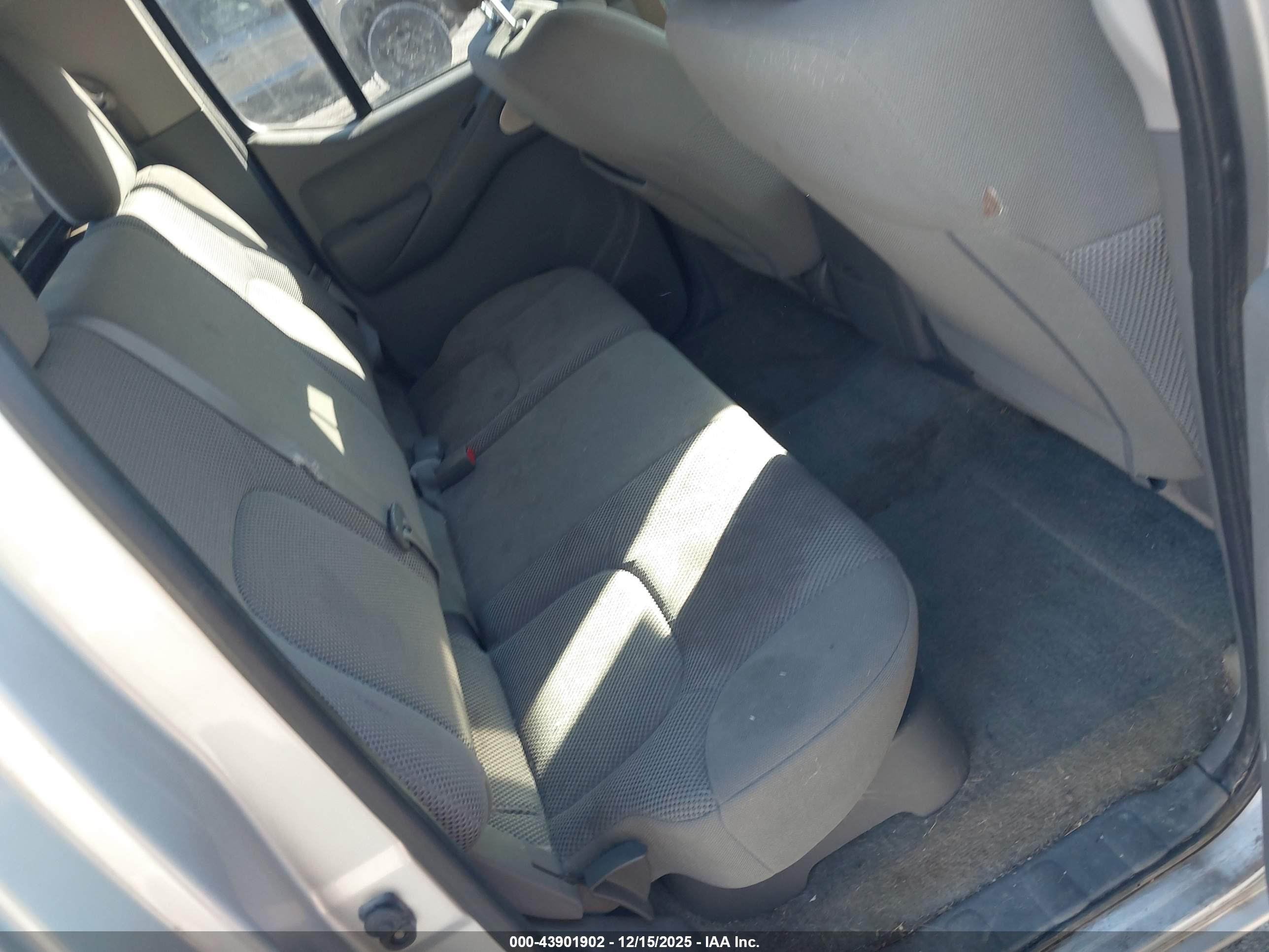 NISSAN FRONTIER image 8