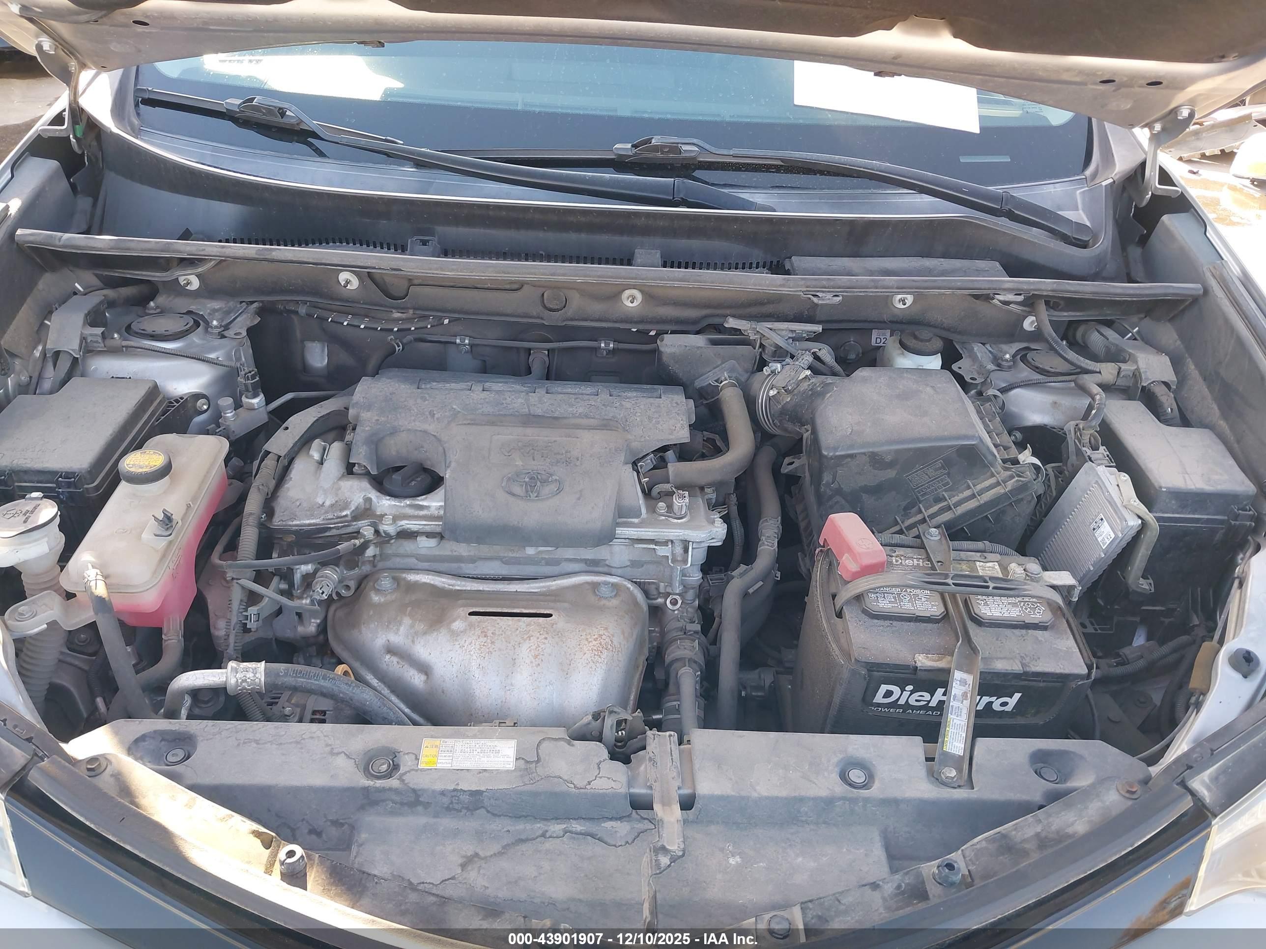 TOYOTA RAV4 image 10