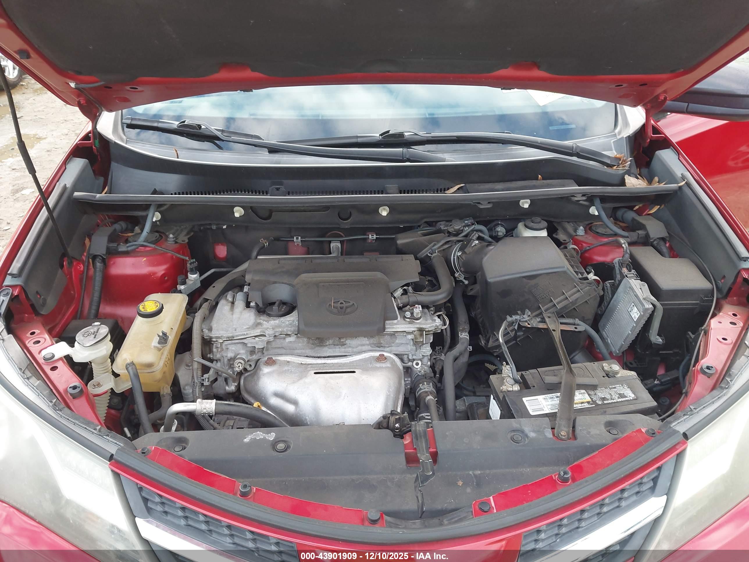 TOYOTA RAV4 image 10