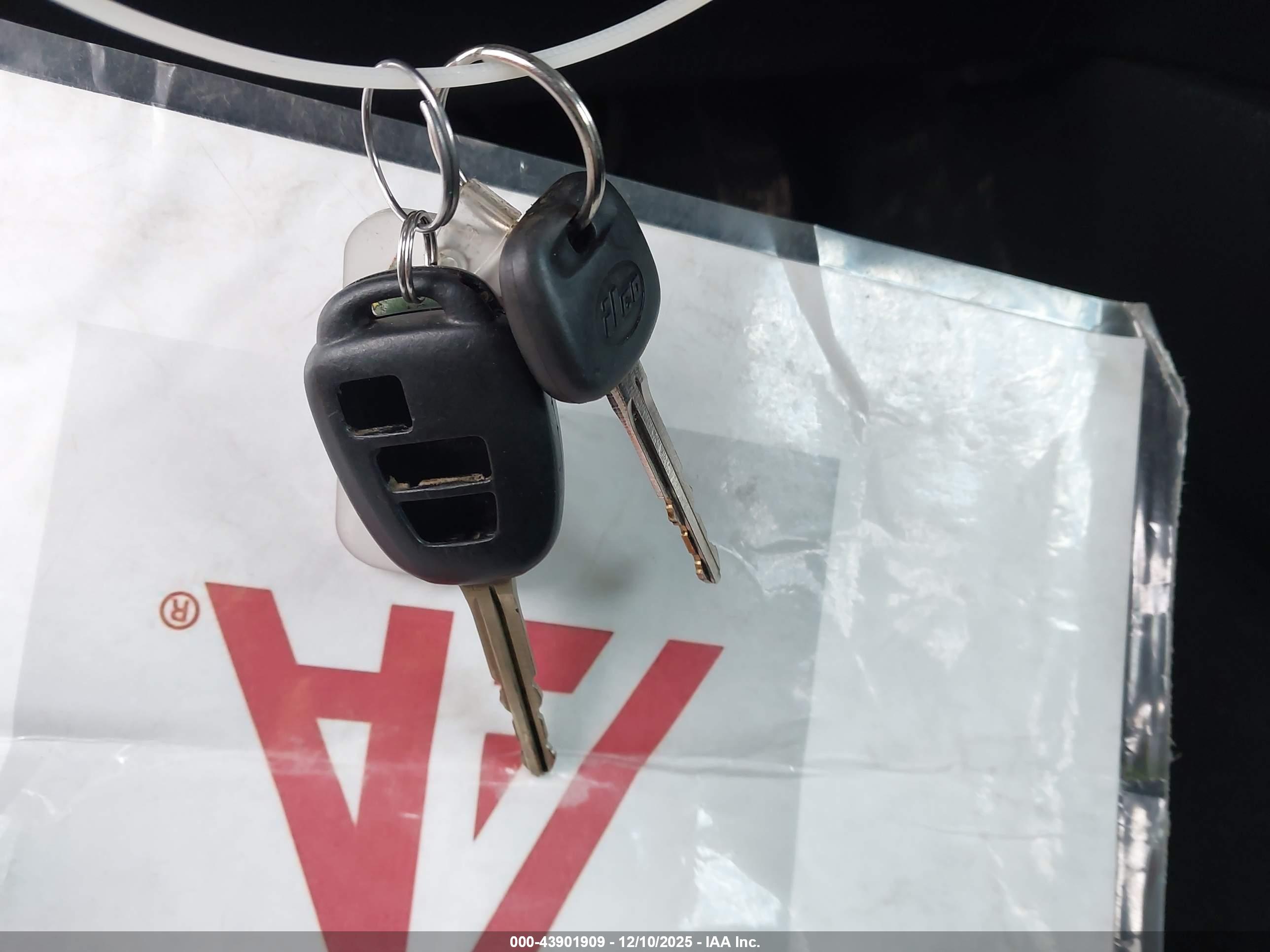 TOYOTA RAV4 image 11