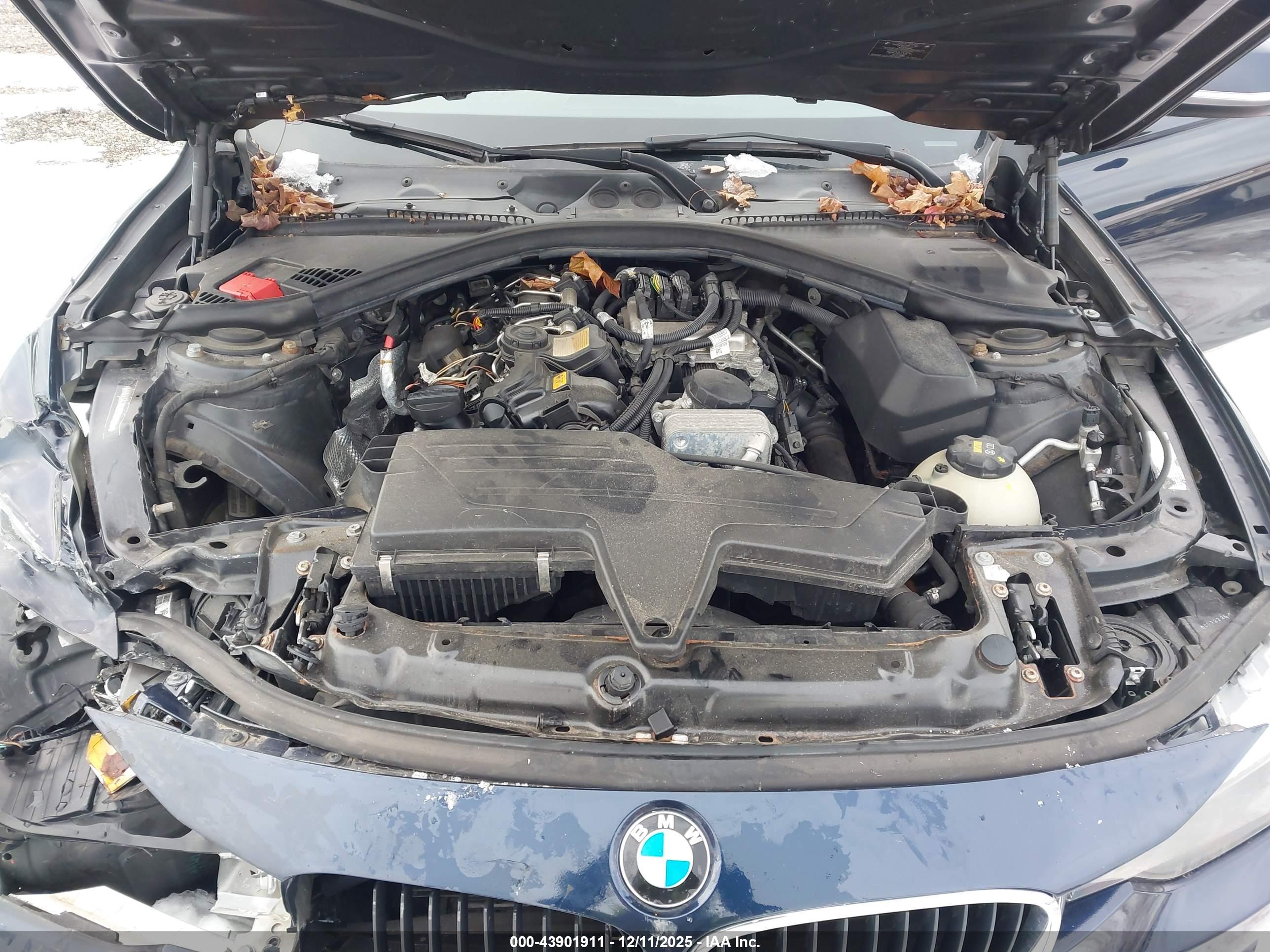 BMW 320I image 10