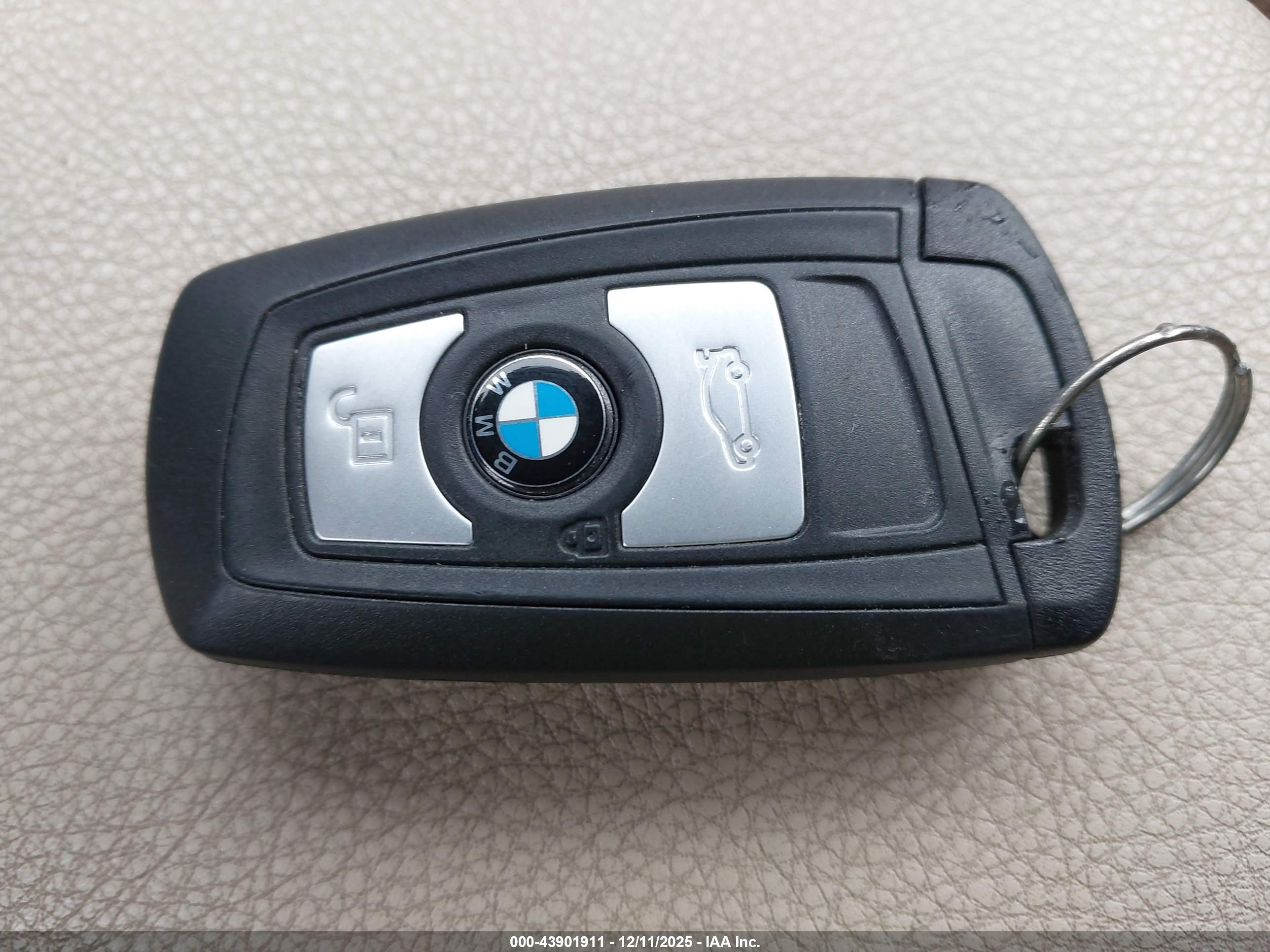 BMW 320I image 11