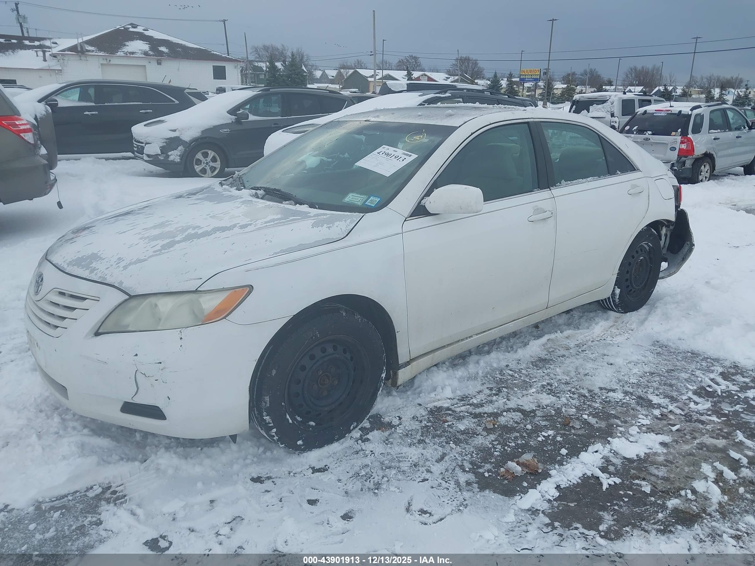 TOYOTA CAMRY image 2