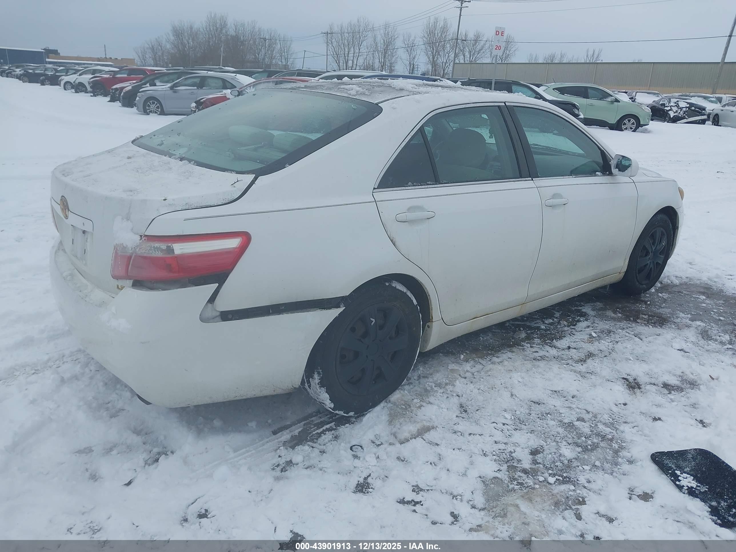TOYOTA CAMRY image 4
