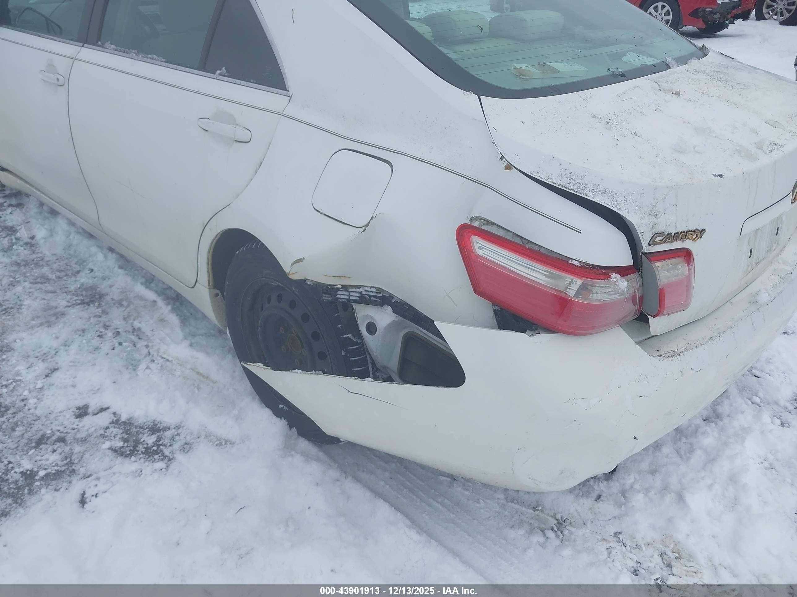 TOYOTA CAMRY image 6