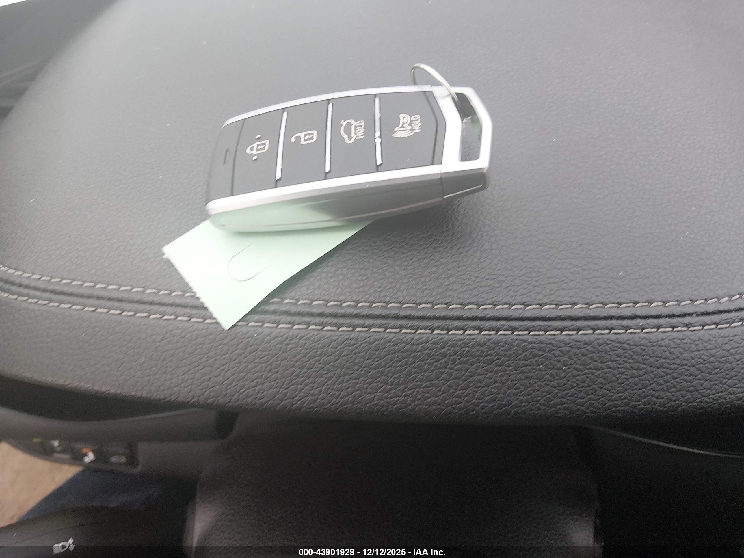 GENESIS G70 image 11