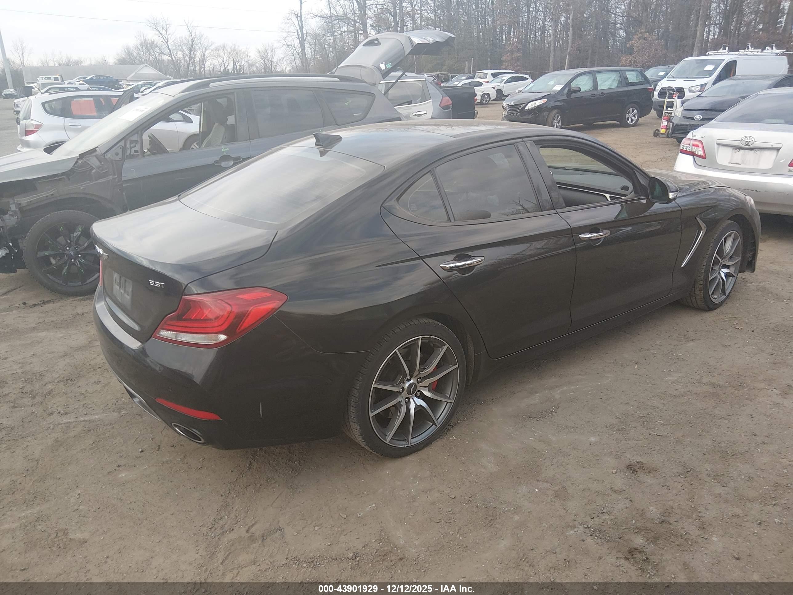 GENESIS G70 image 4