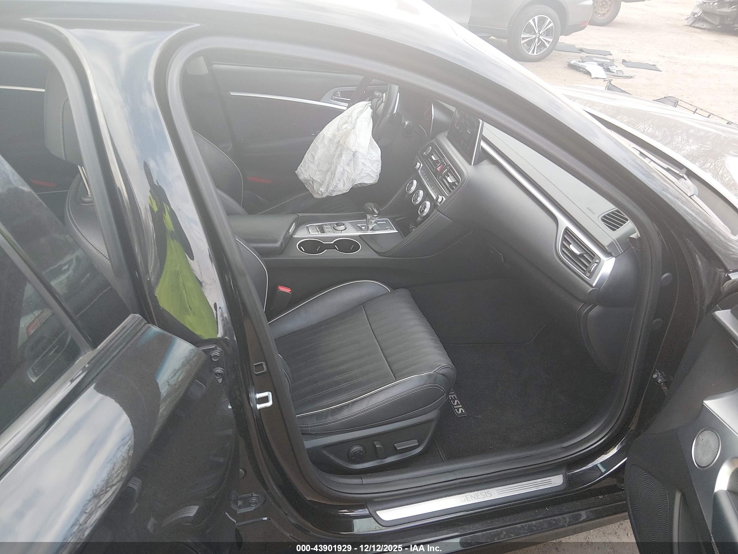 GENESIS G70 image 5