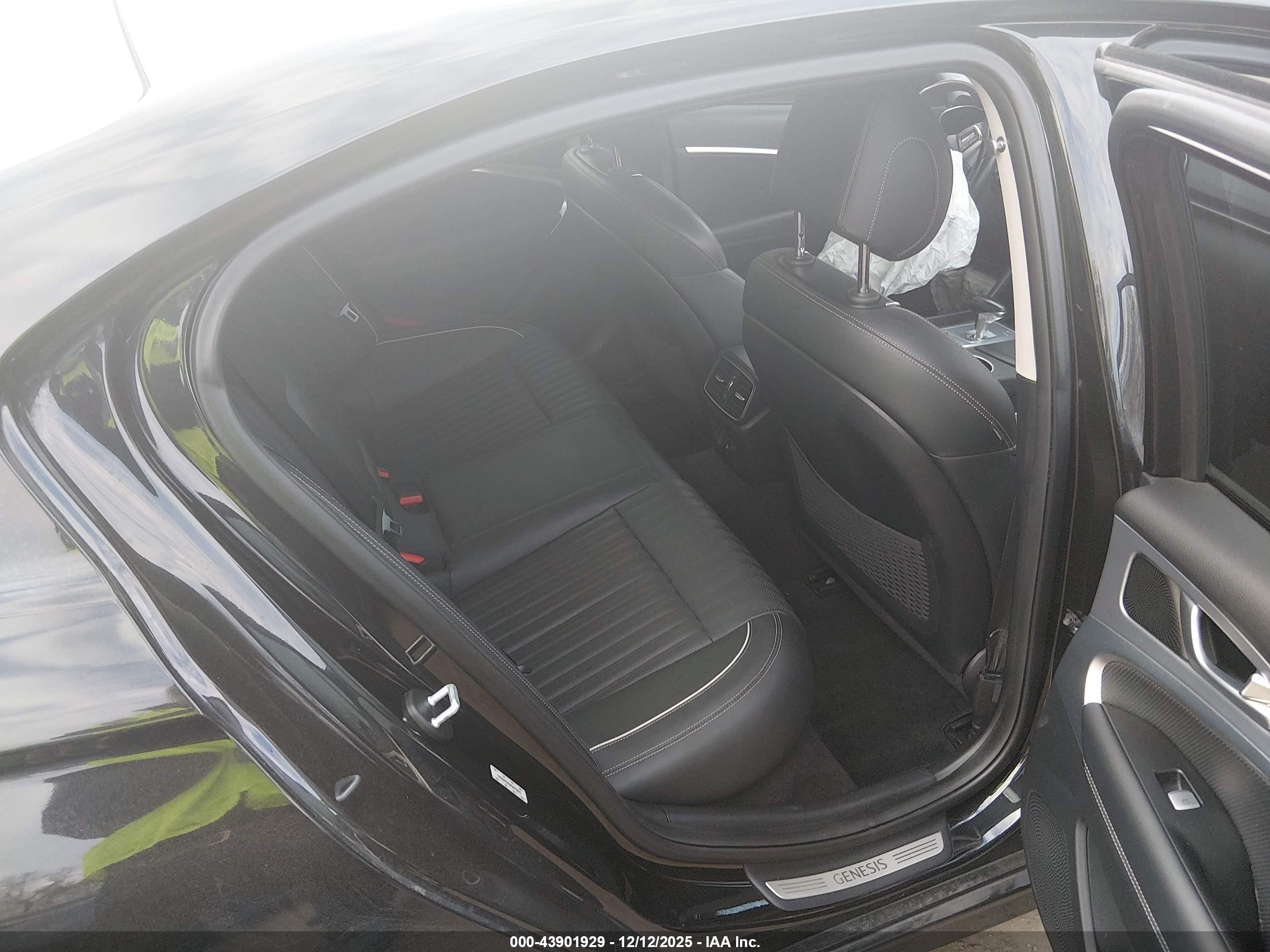 GENESIS G70 image 8