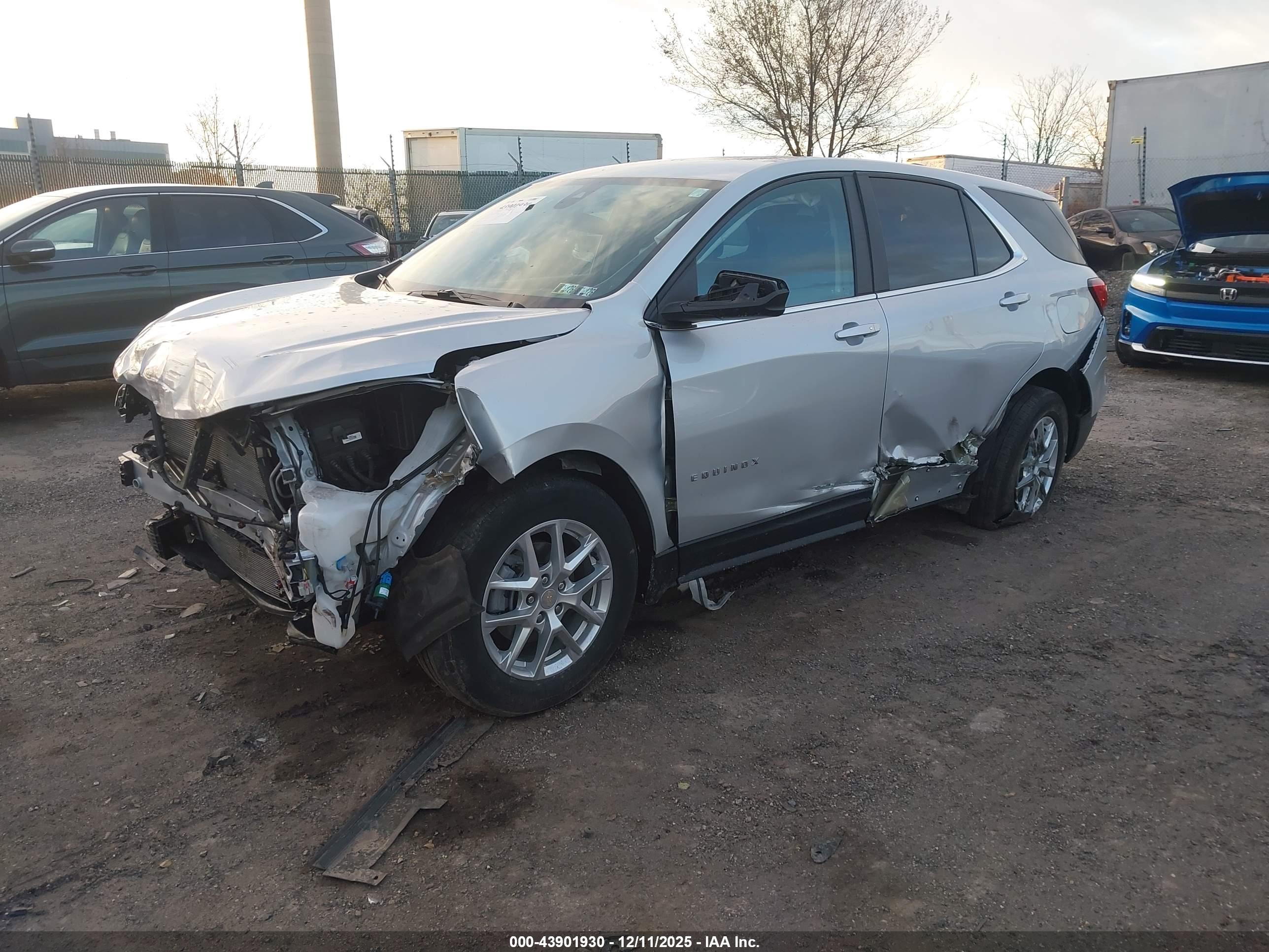 CHEVROLET EQUINOX image 2