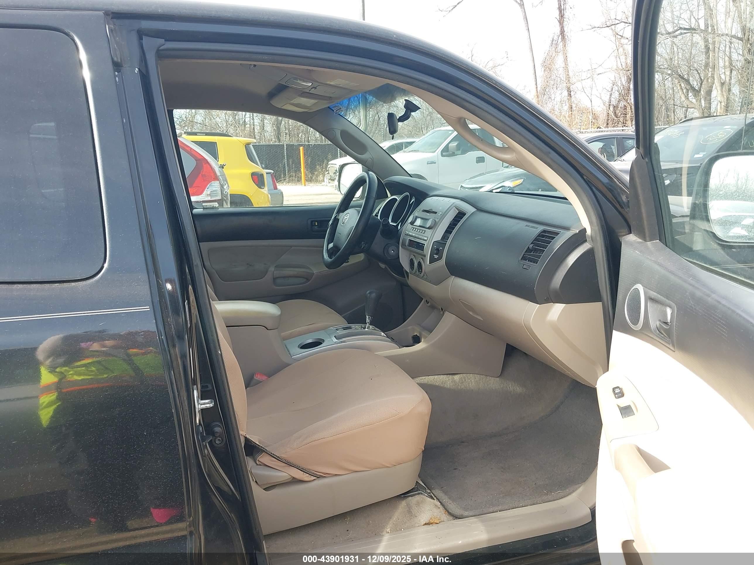 TOYOTA TACOMA image 5