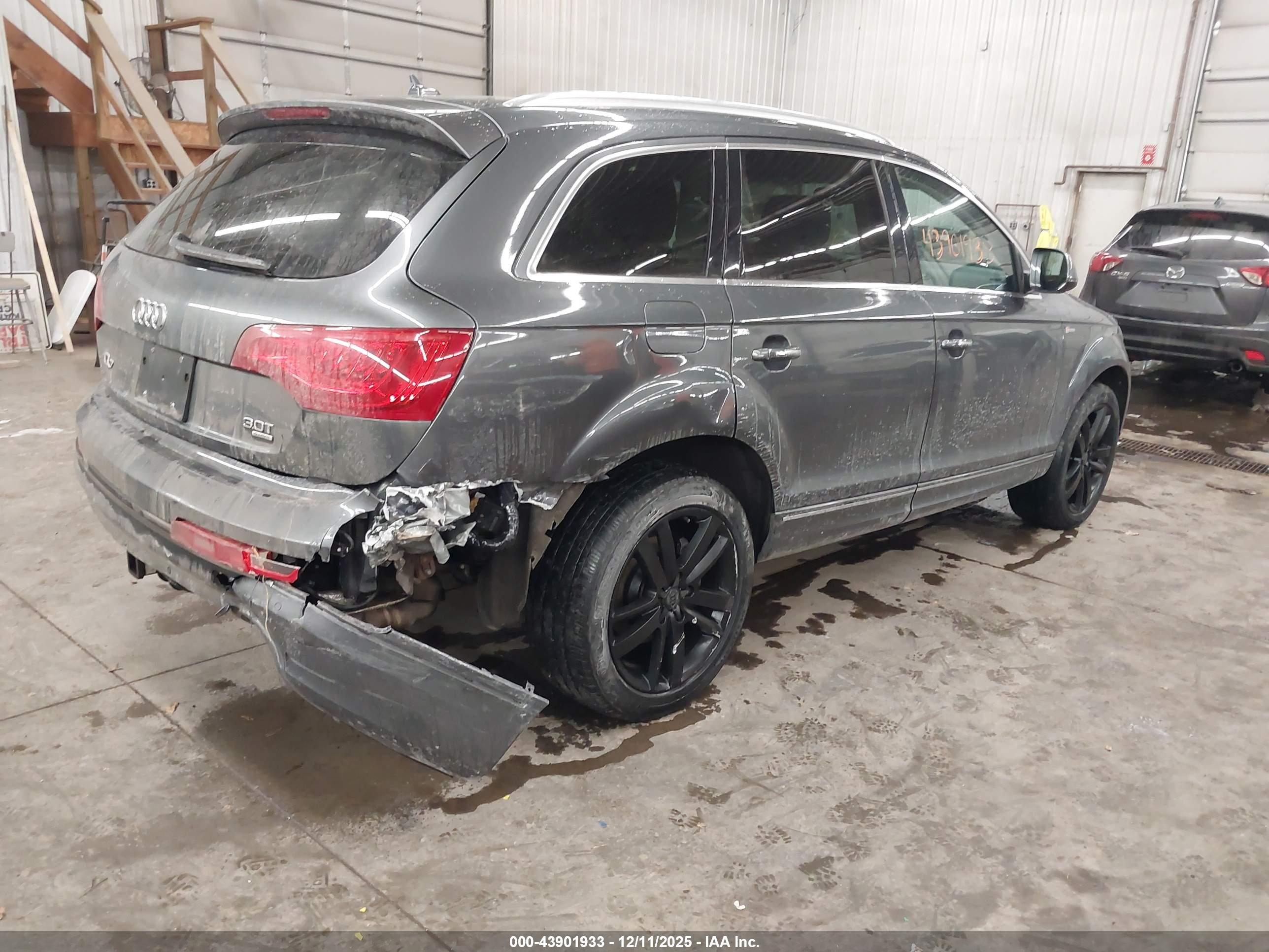 AUDI Q7 image 4