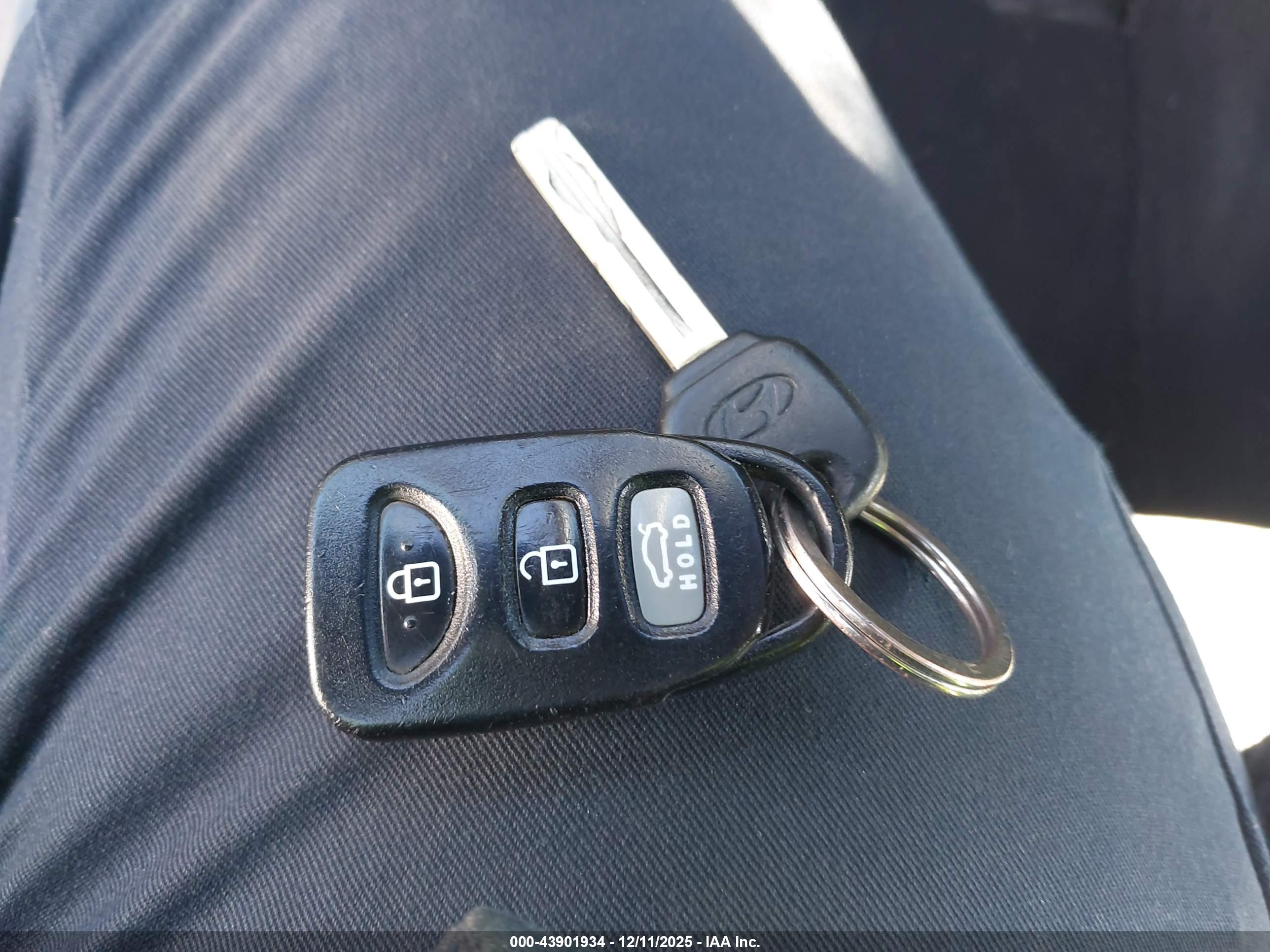 HYUNDAI SONATA image 11