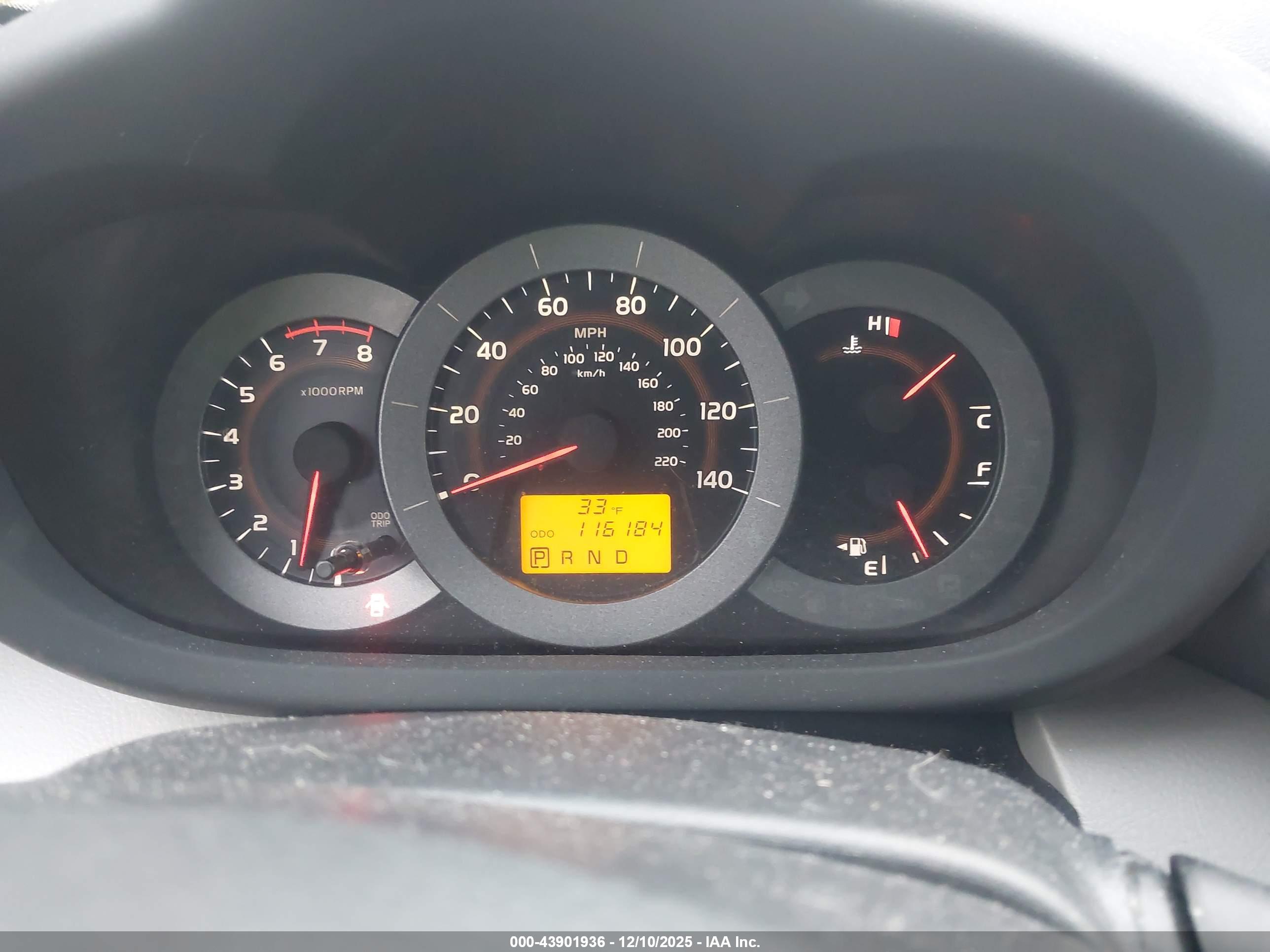 TOYOTA RAV4 image 7