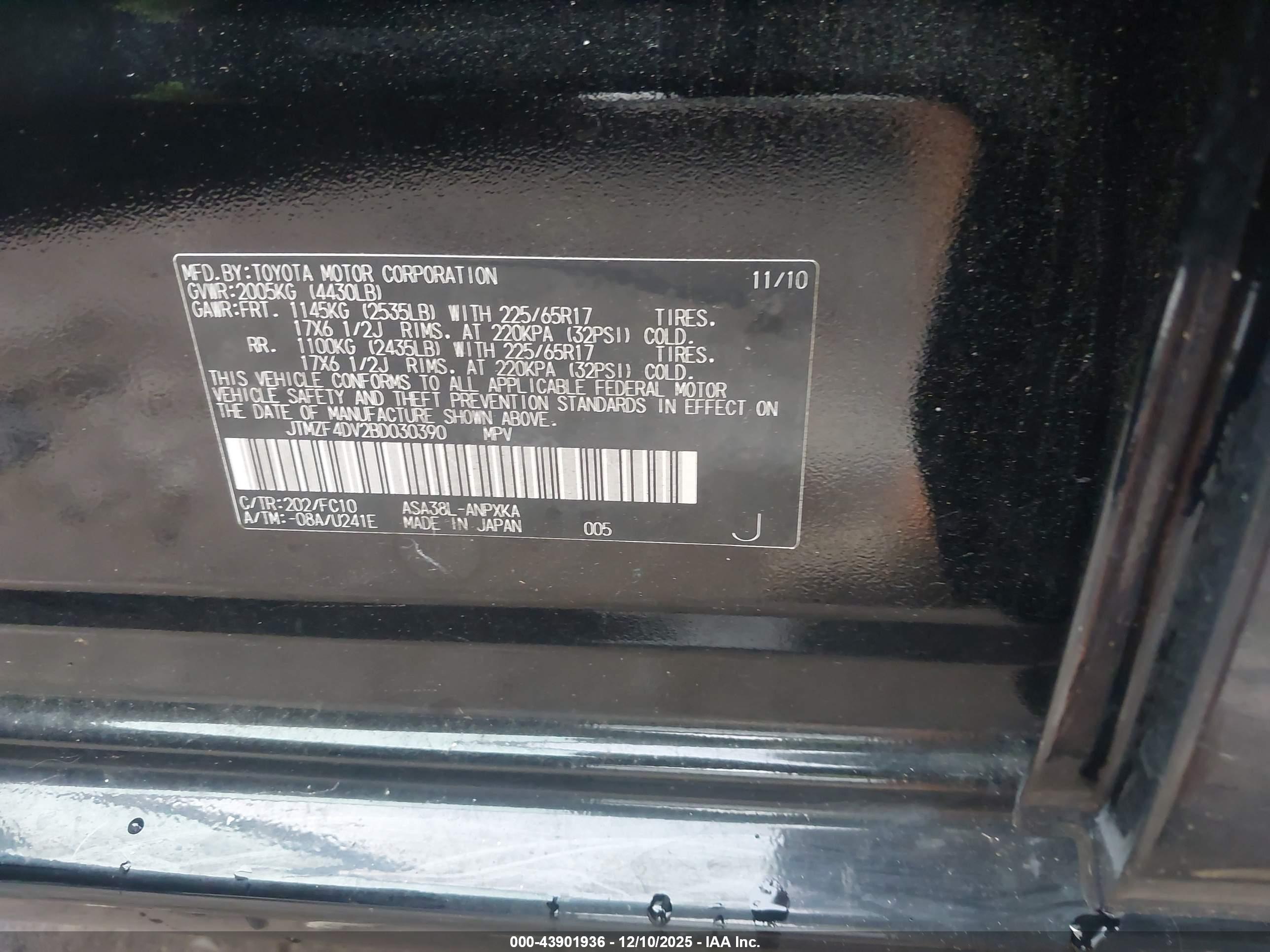 TOYOTA RAV4 image 9