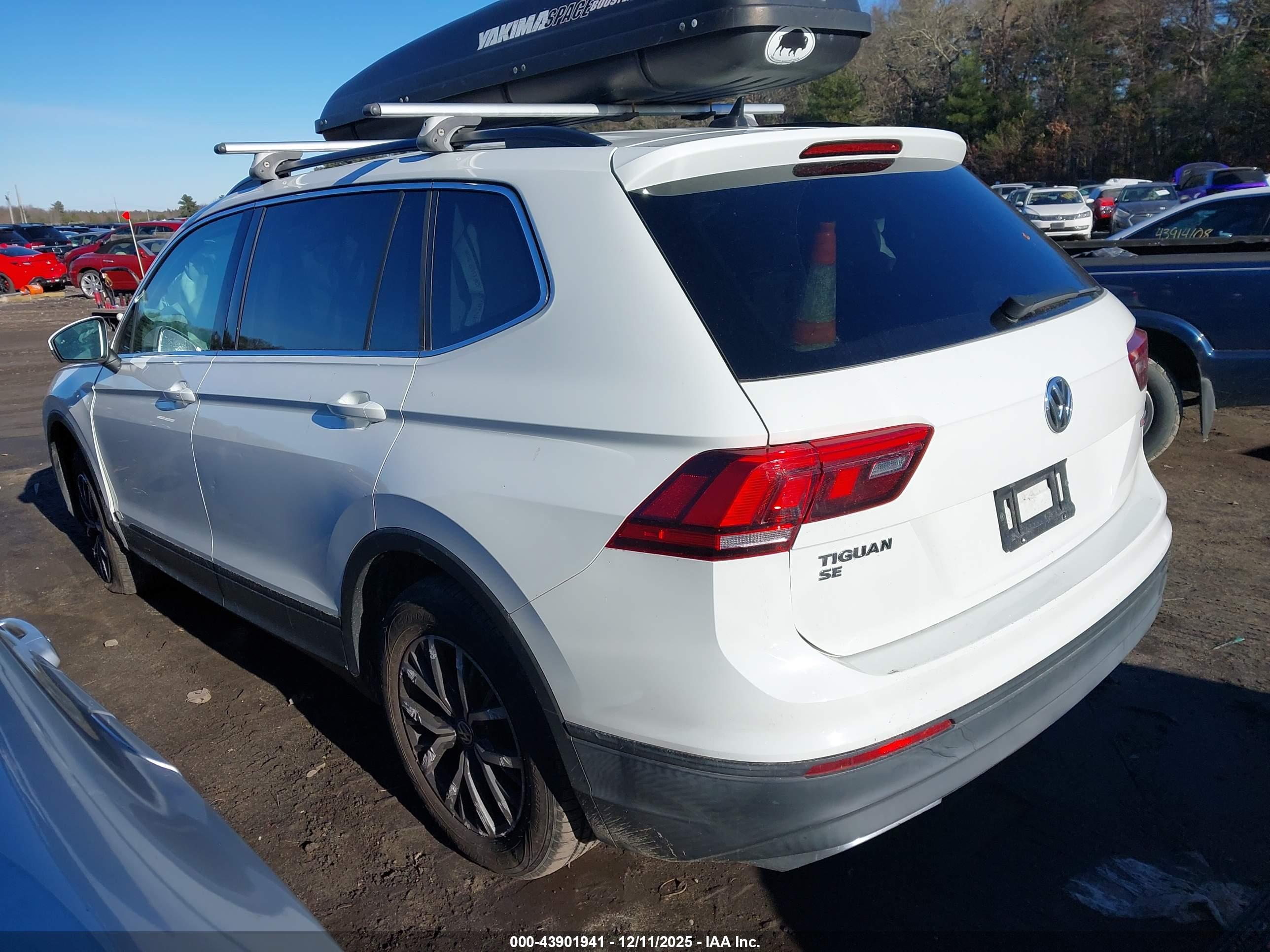 VOLKSWAGEN TIGUAN image 3