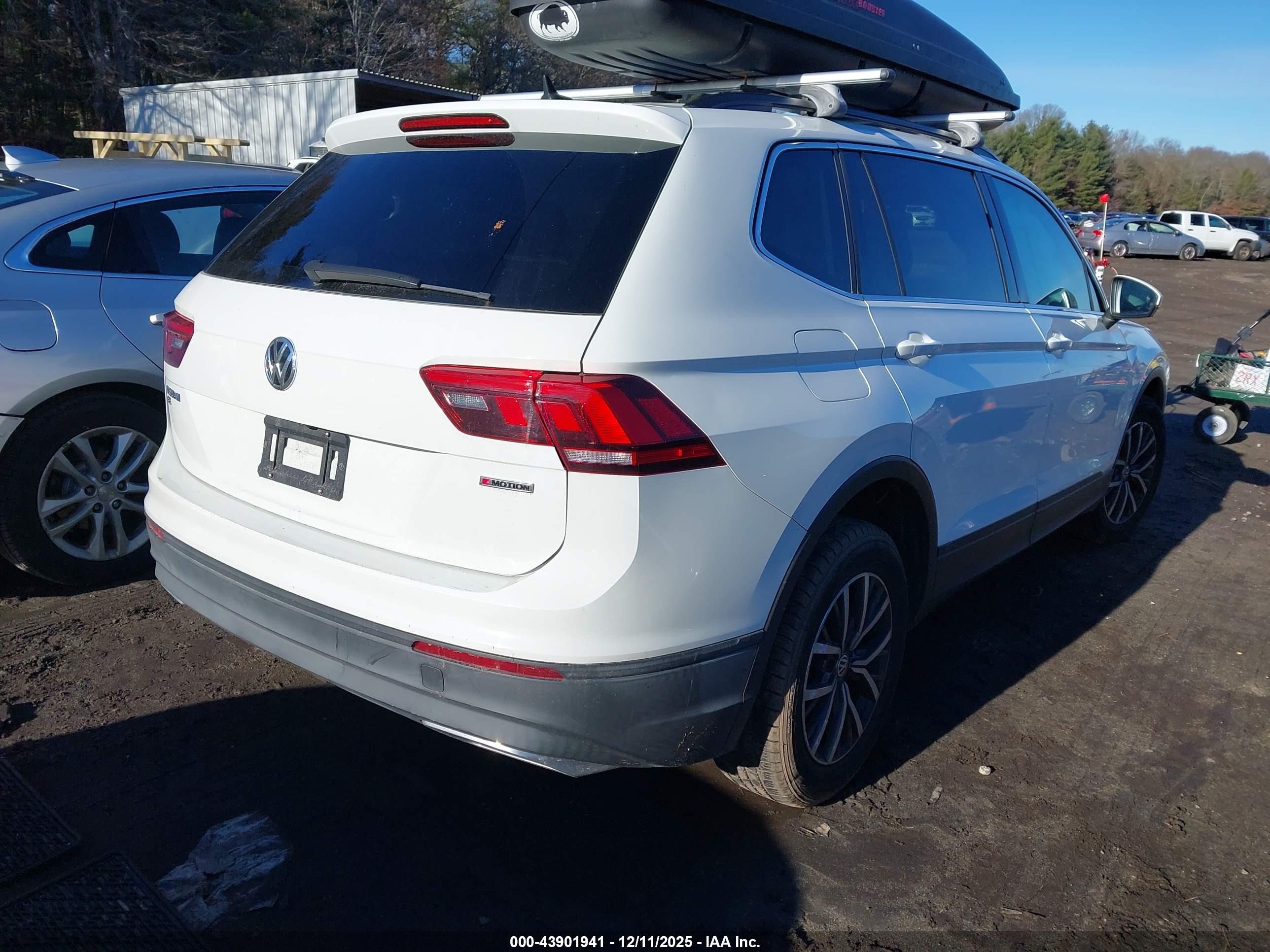 VOLKSWAGEN TIGUAN image 4